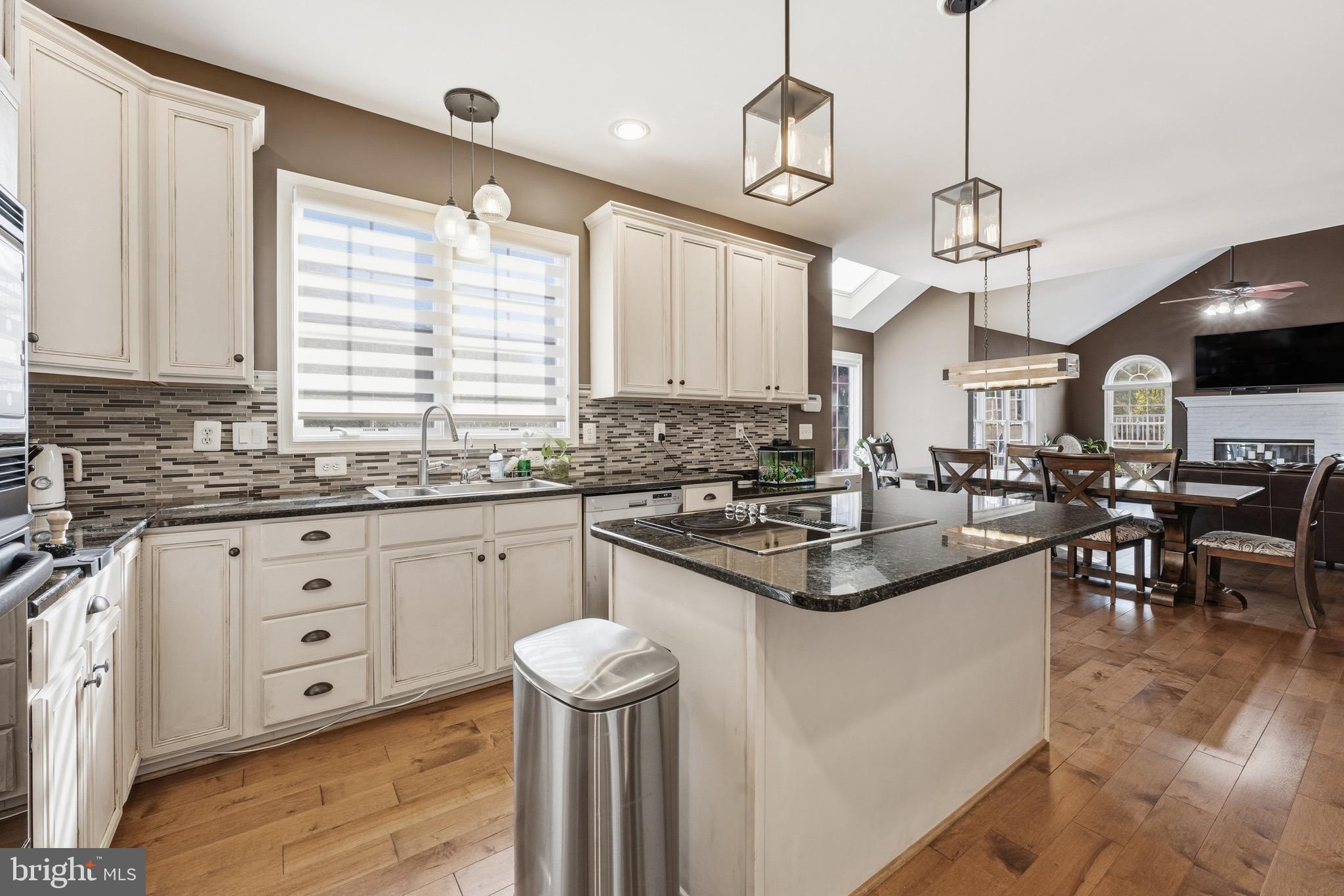 SOUTH RIDING - Residential