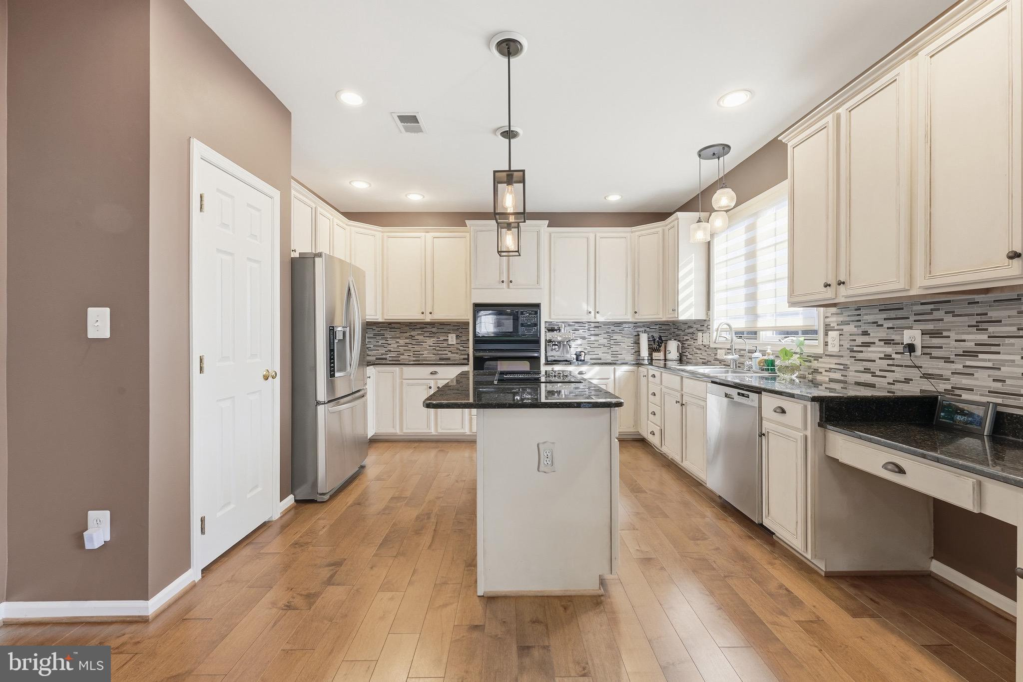 SOUTH RIDING - Residential