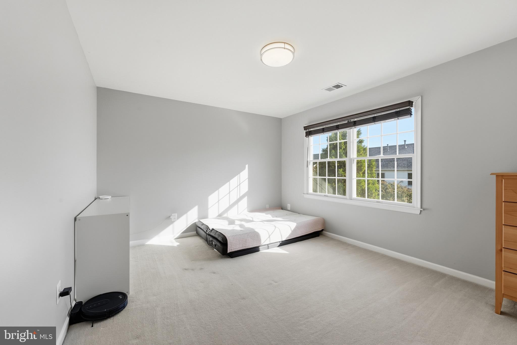 SOUTH RIDING - Residential