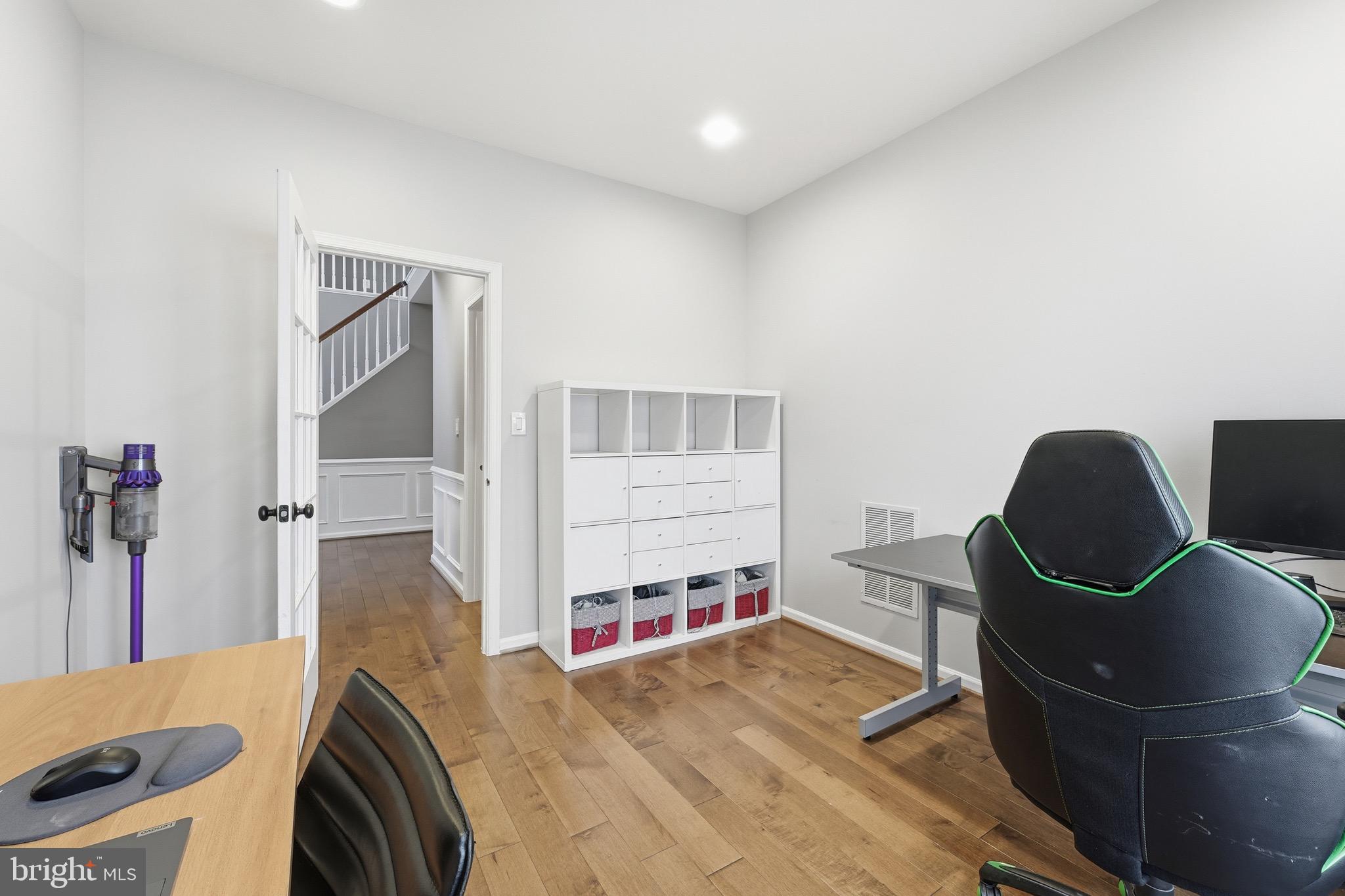 SOUTH RIDING - Residential