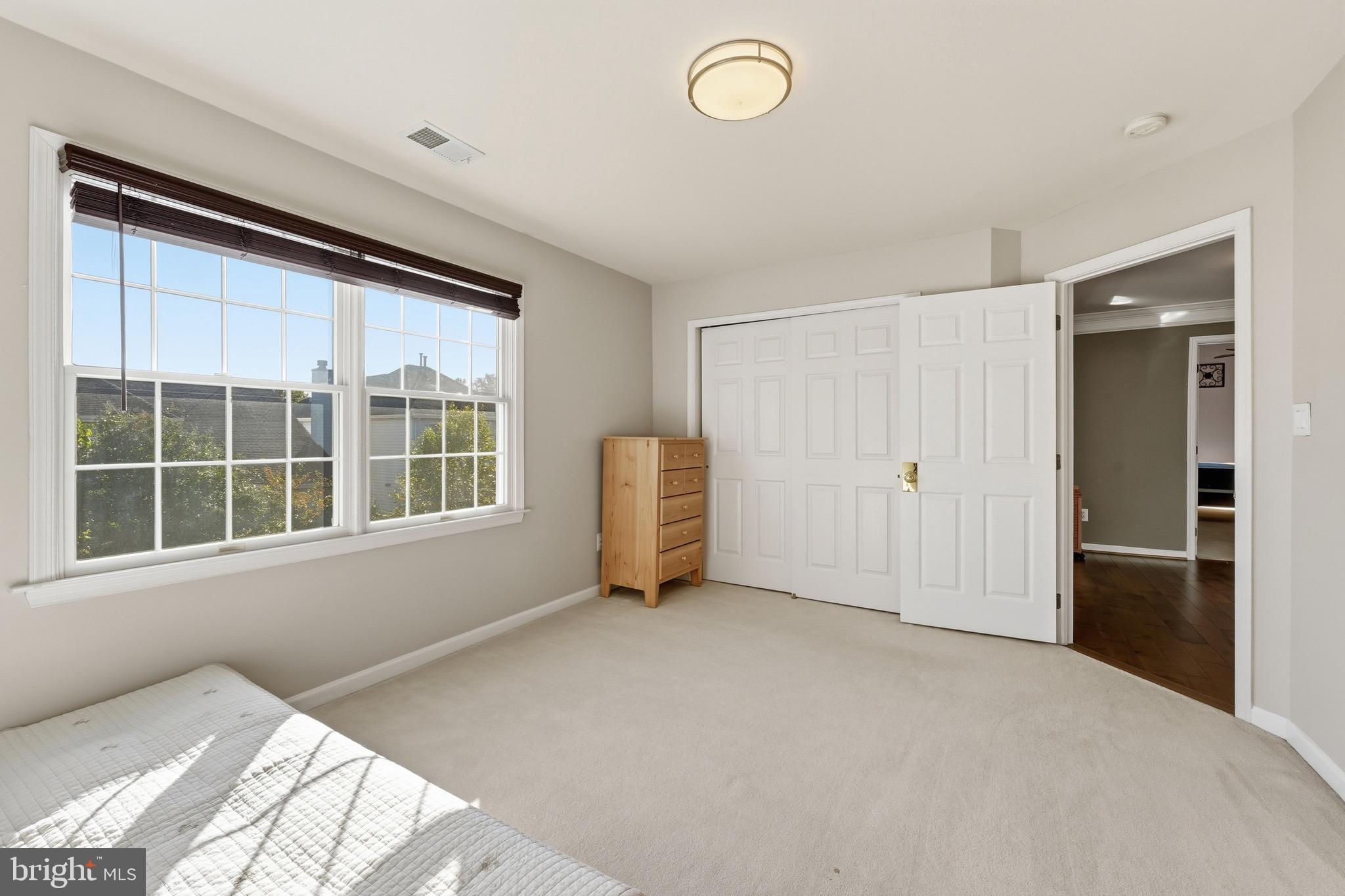 SOUTH RIDING - Residential