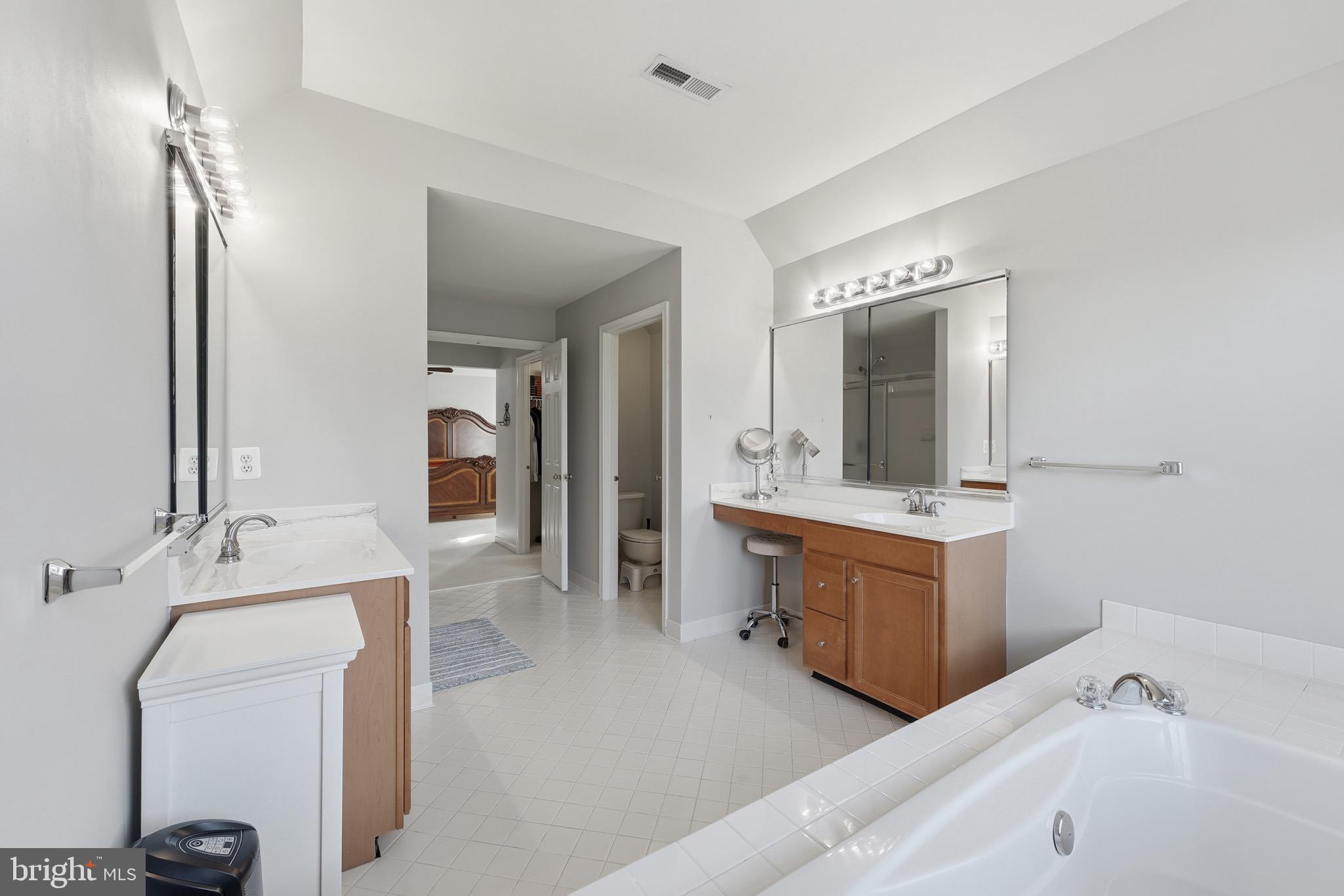 SOUTH RIDING - Residential