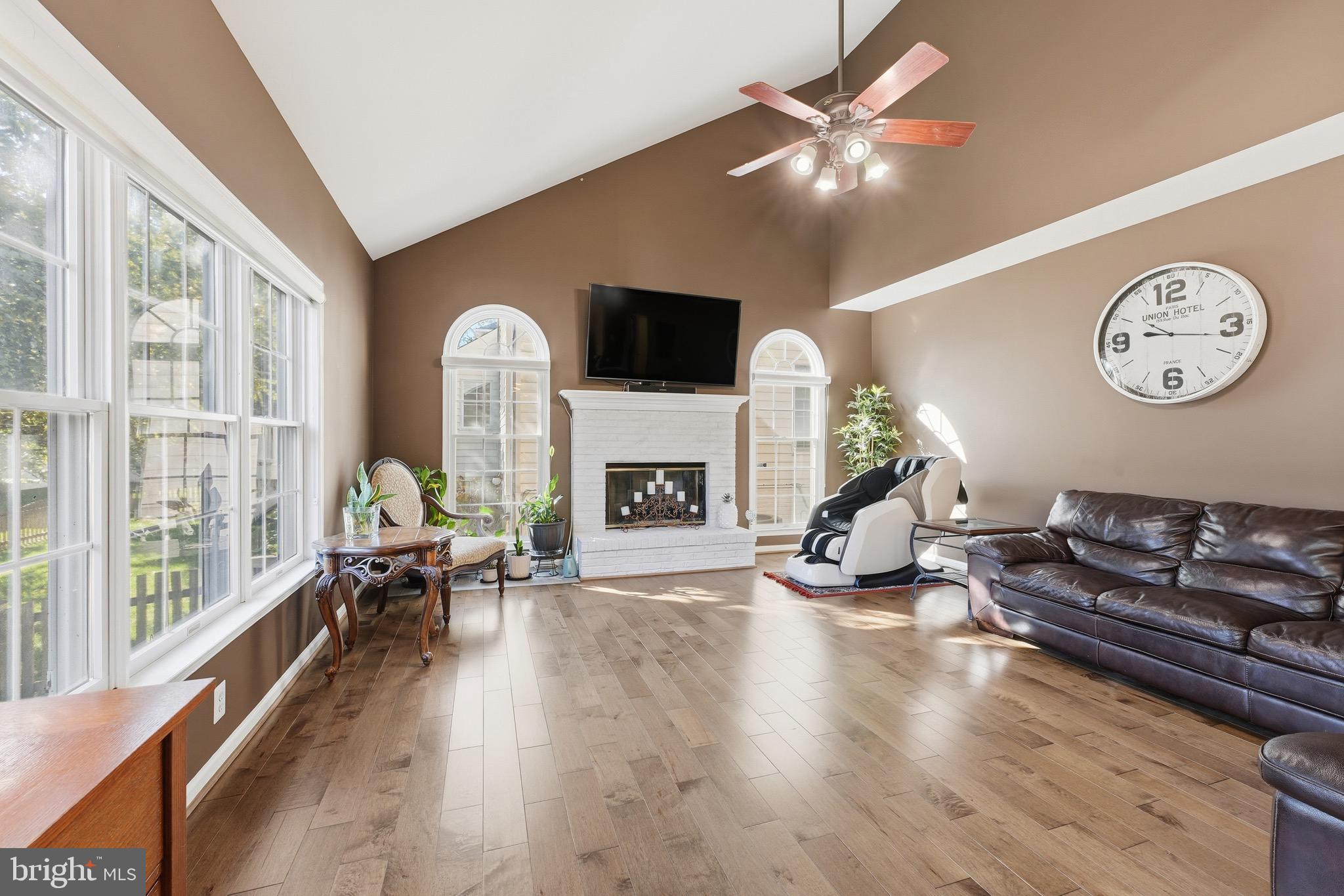 SOUTH RIDING - Residential