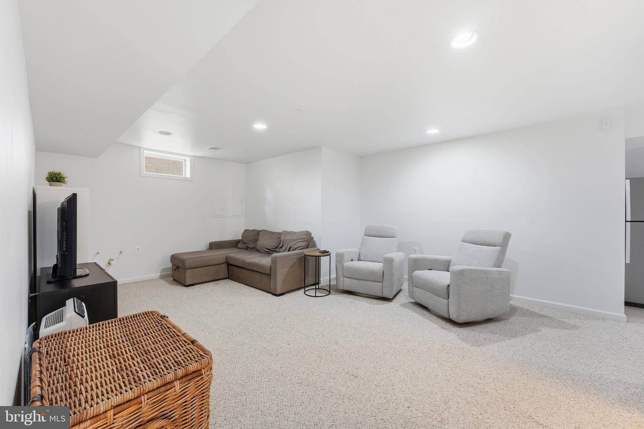 SOUTH RIDING - Residential