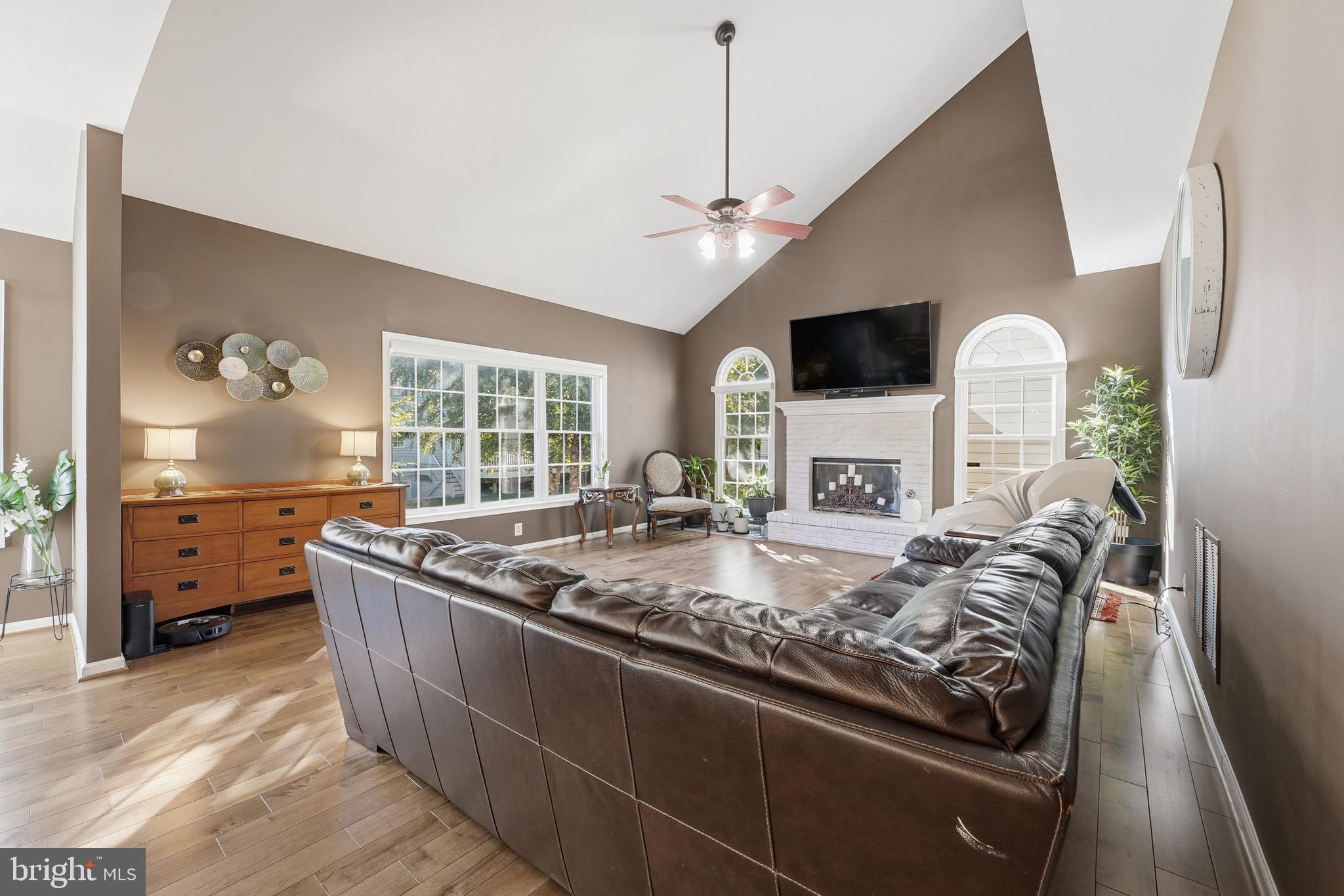 SOUTH RIDING - Residential