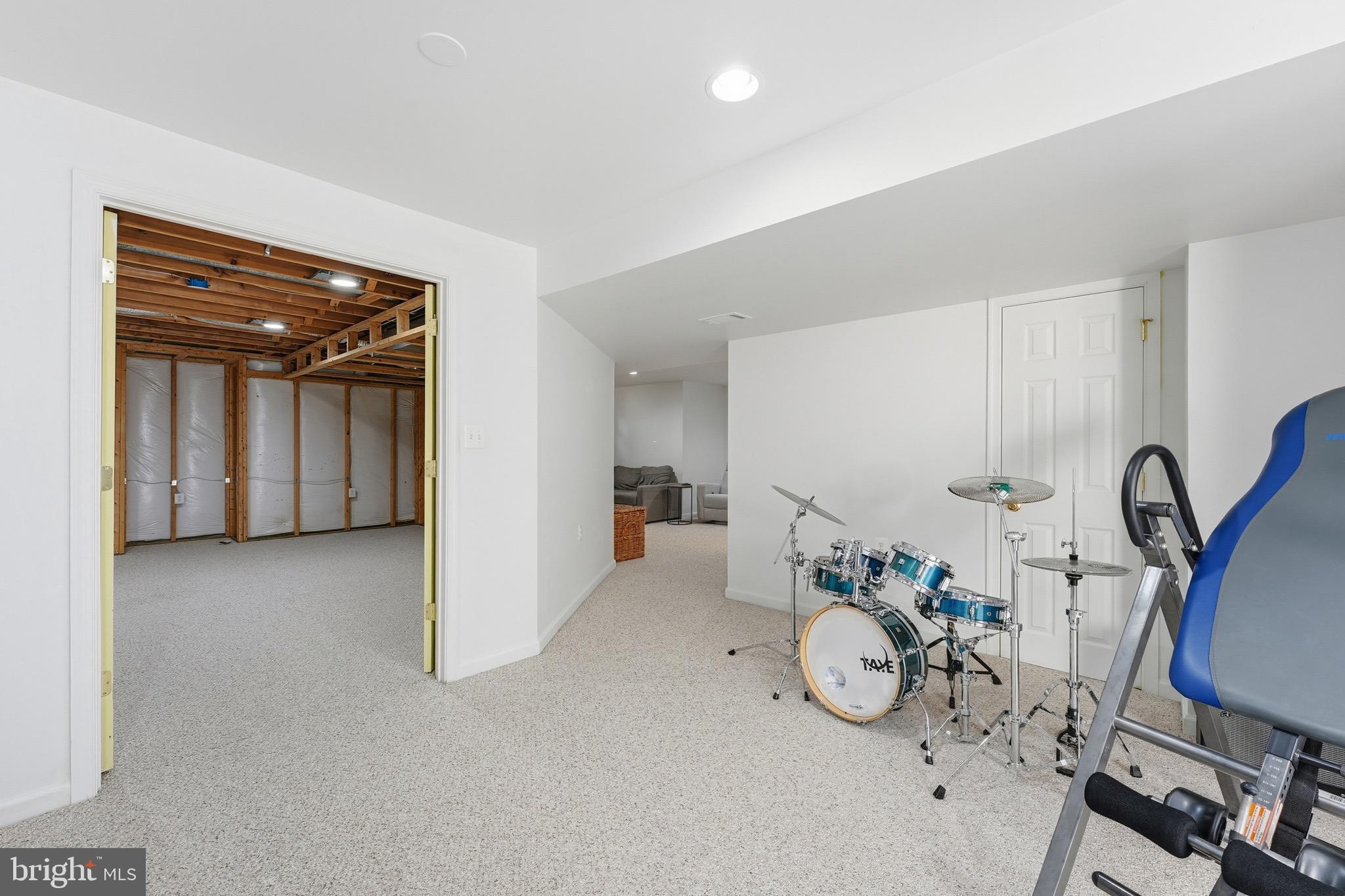 SOUTH RIDING - Residential