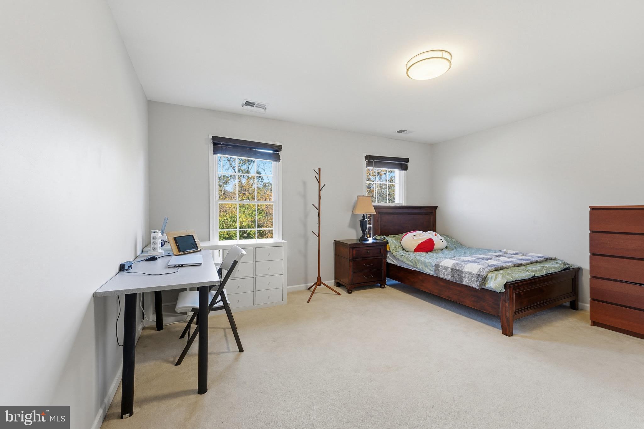 SOUTH RIDING - Residential