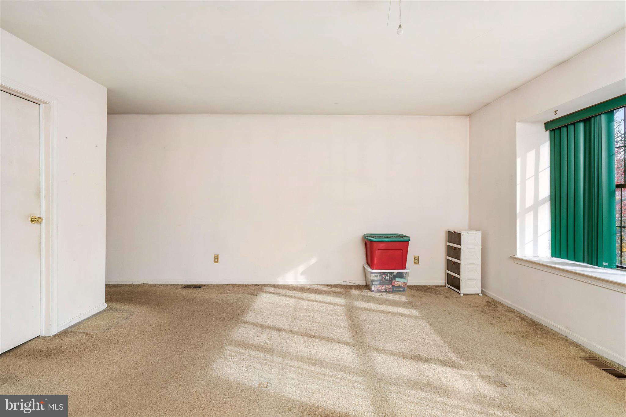 SHARON MEWS - Residential