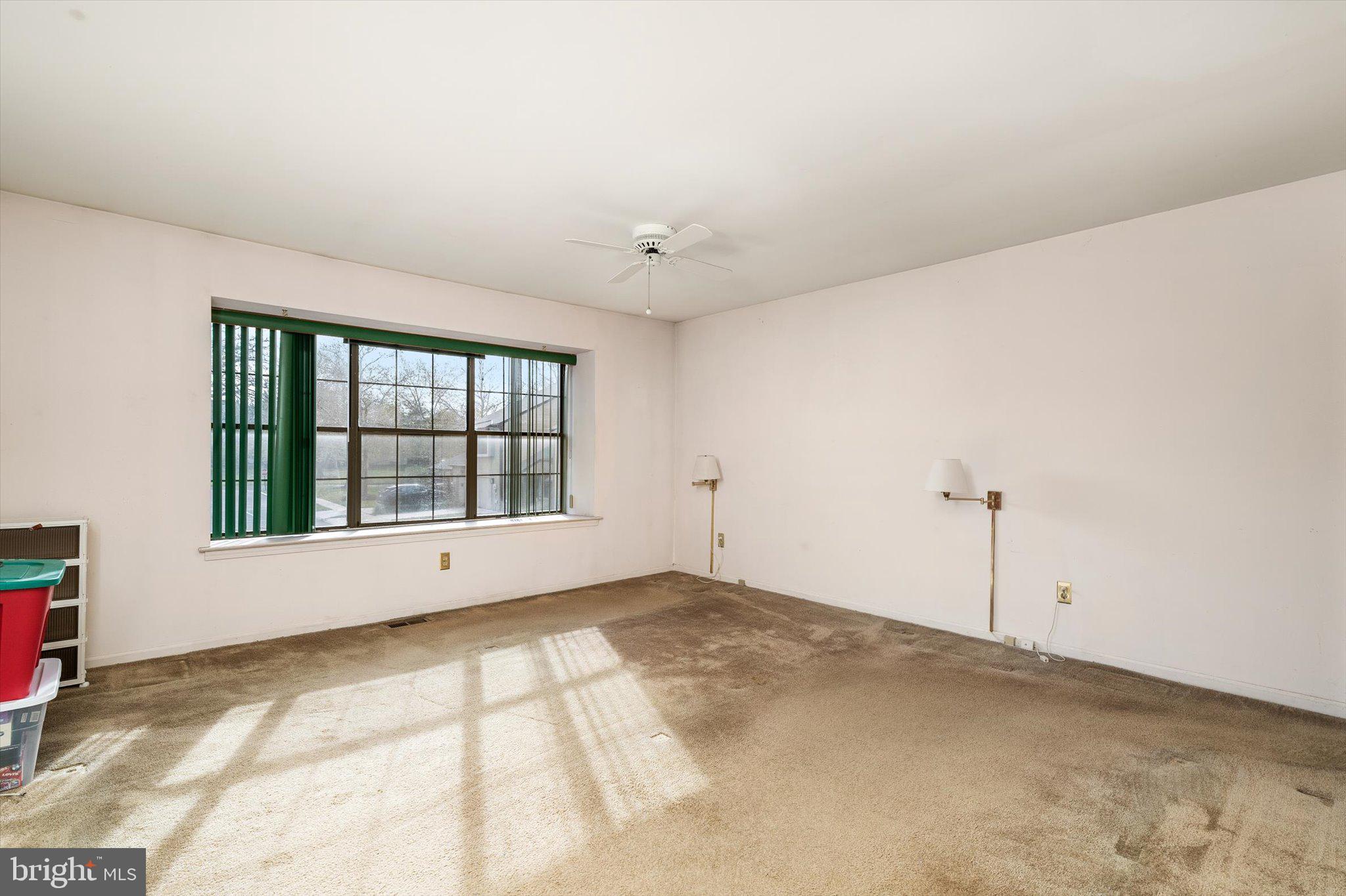 SHARON MEWS - Residential