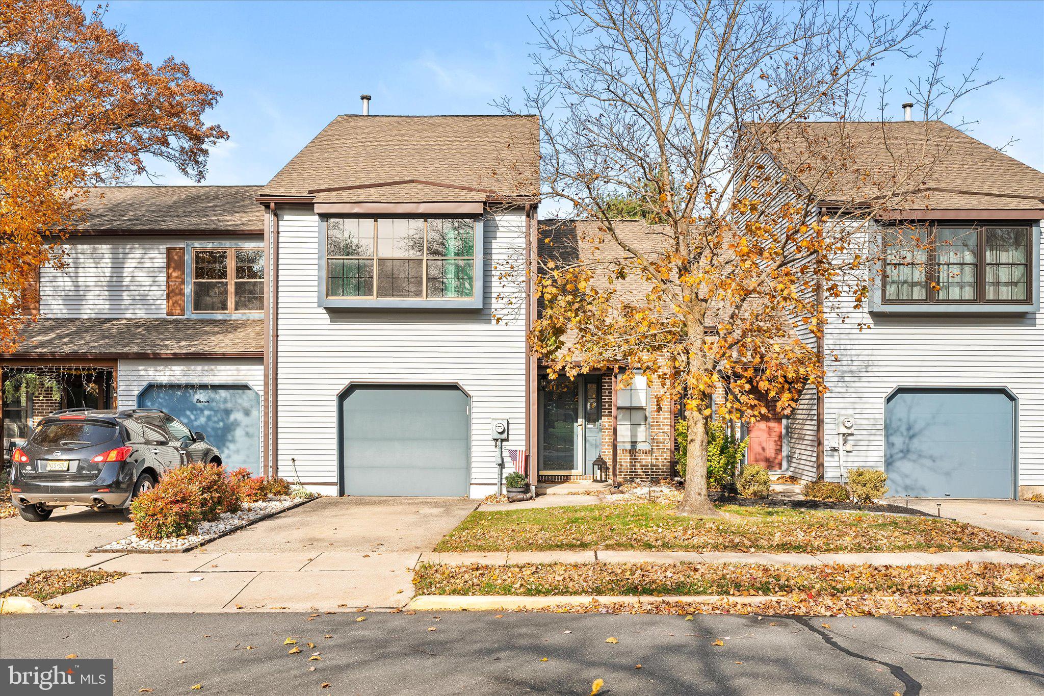 SHARON MEWS - Residential