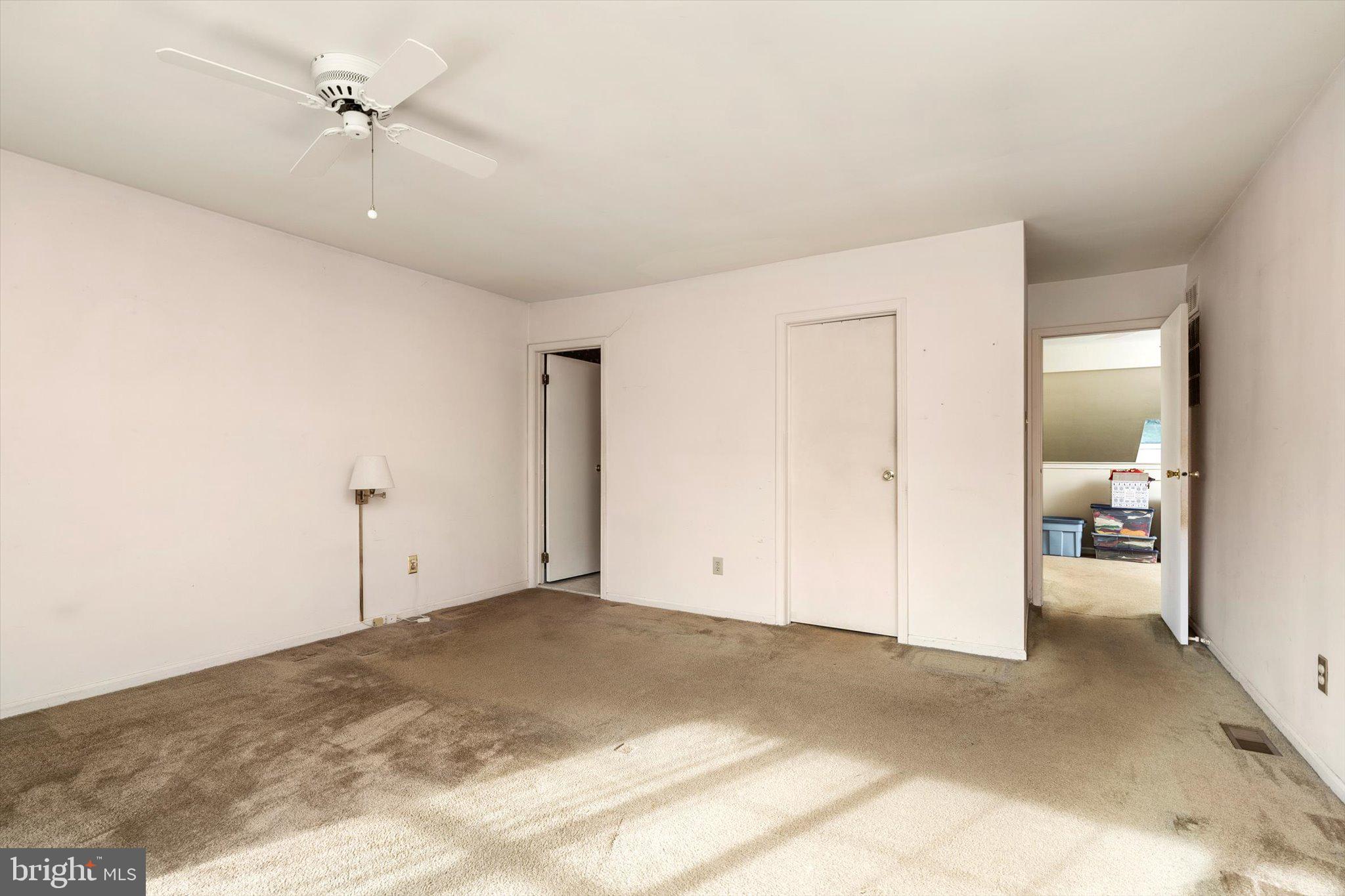 SHARON MEWS - Residential