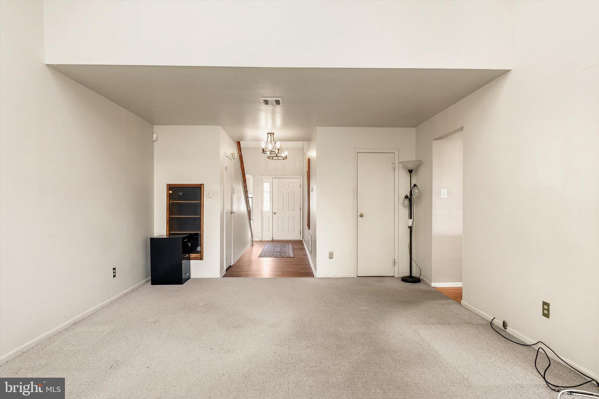 SHARON MEWS - Residential