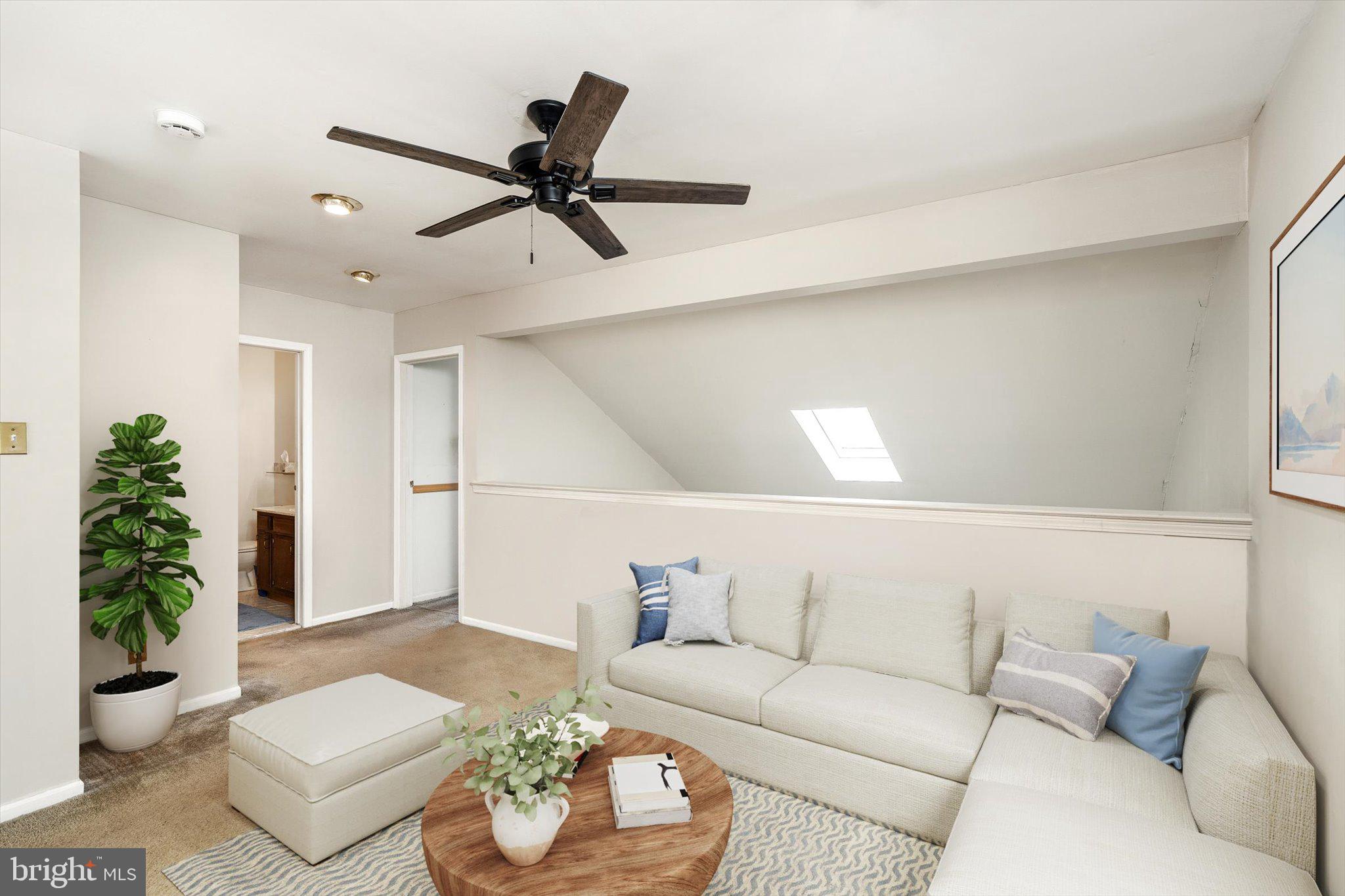 SHARON MEWS - Residential