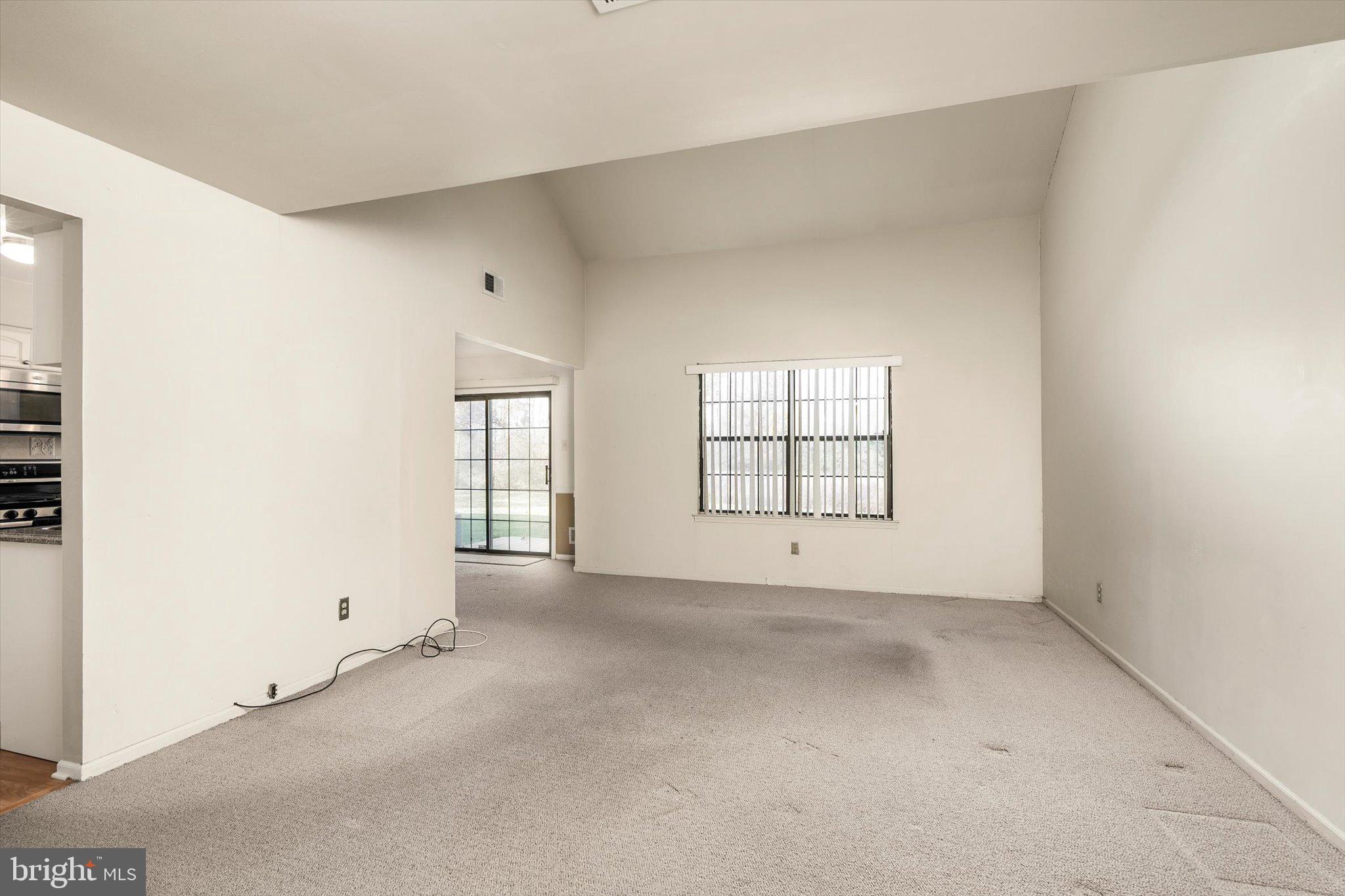 SHARON MEWS - Residential