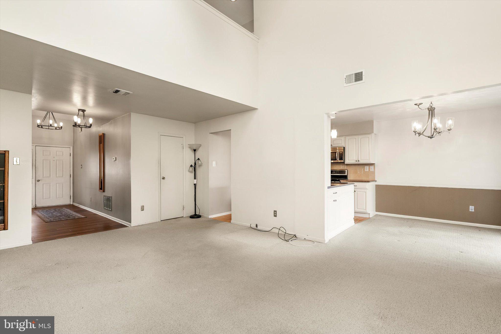 SHARON MEWS - Residential