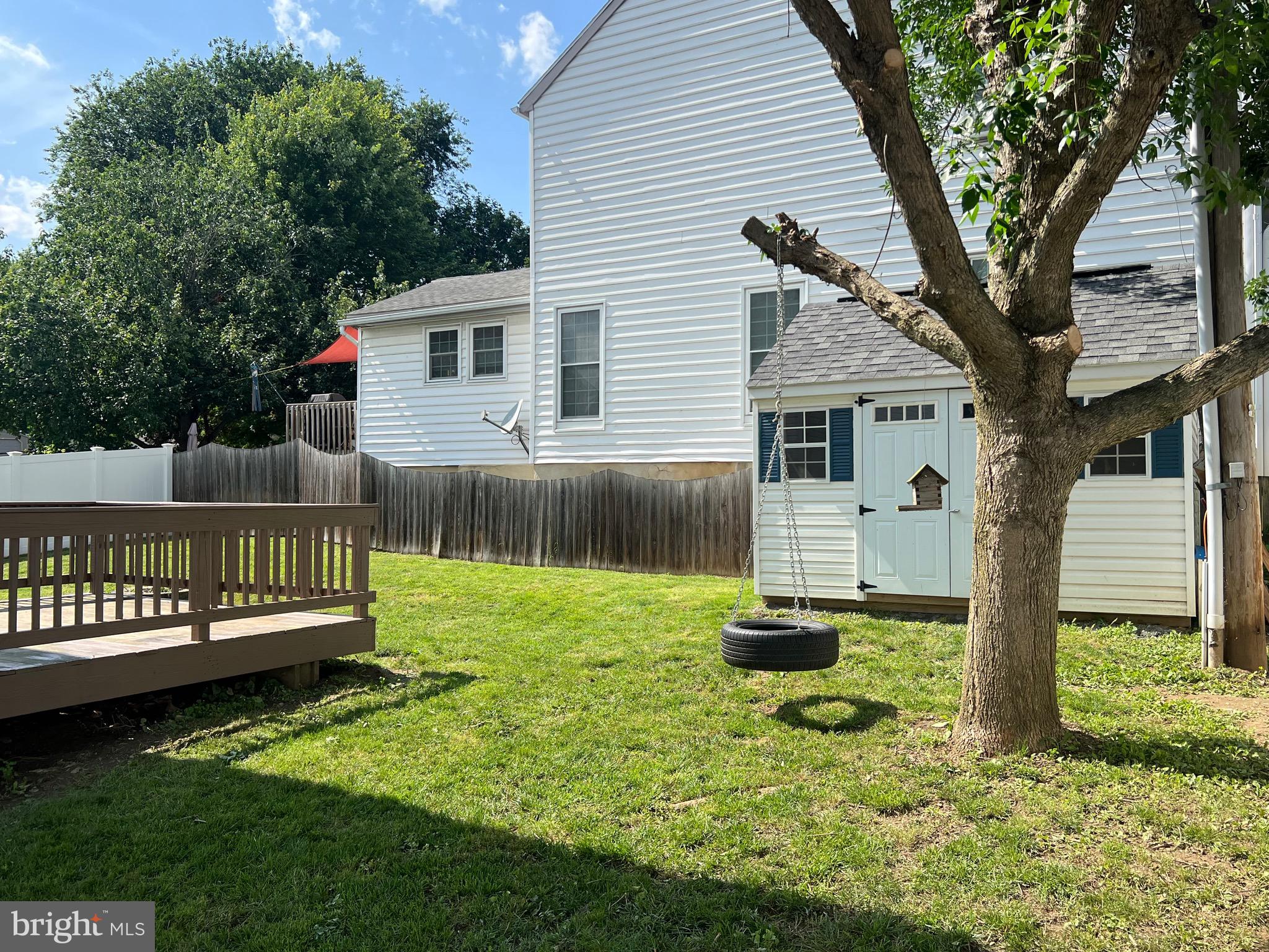 210 W WALNUT STREET
