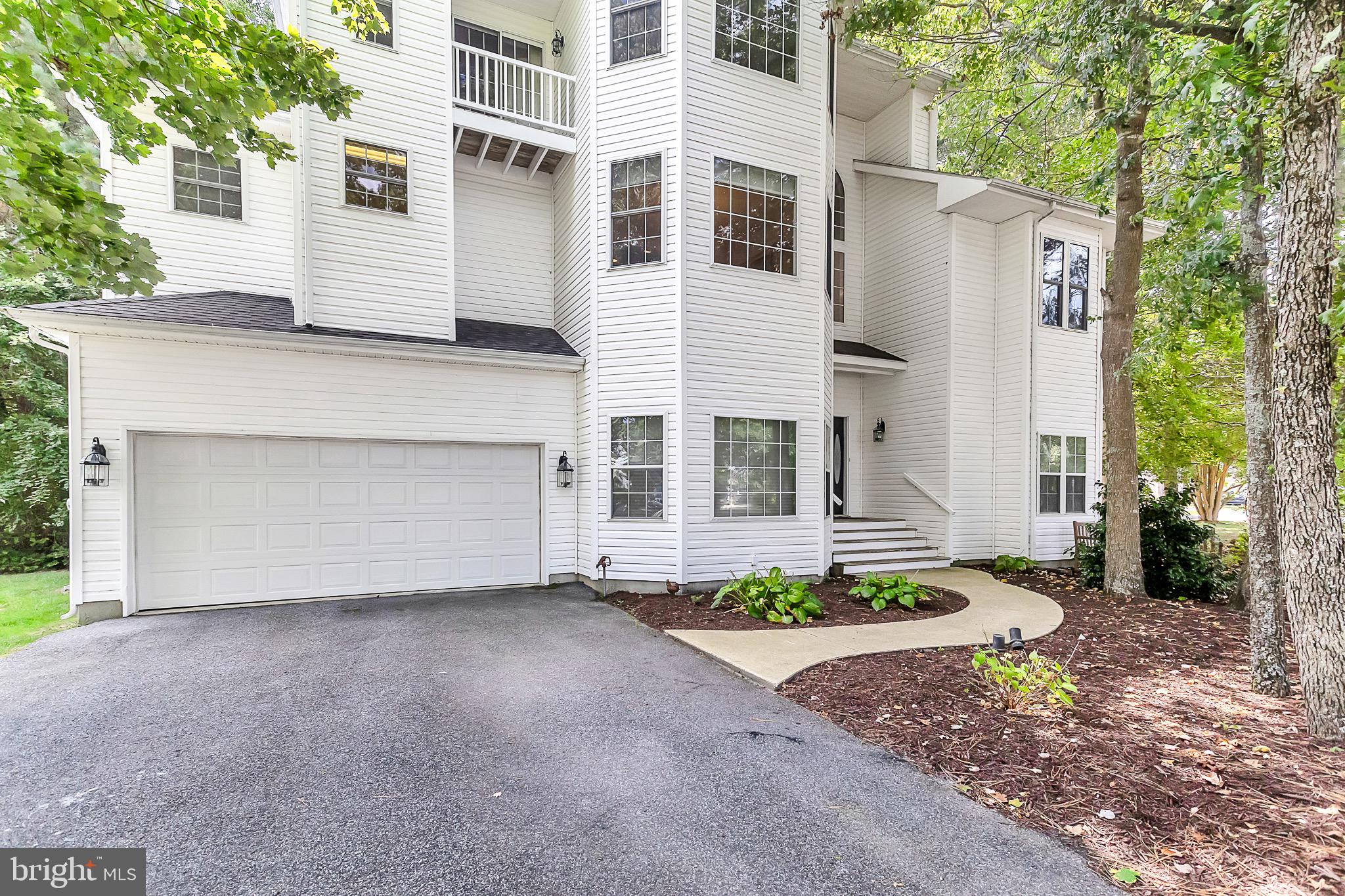 11322 RIVER RUN LANE