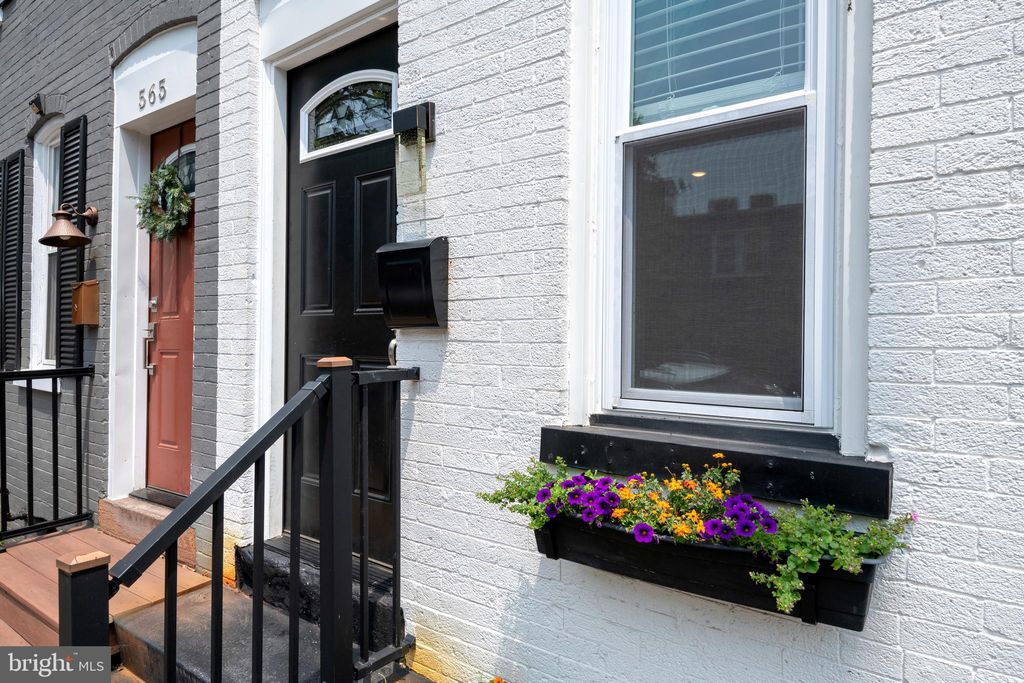 Photo of 563 N SHIPPEN ST, LANCASTER, PA 17602 (MLS # PALA2036642)