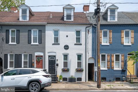 Photo of 563 N SHIPPEN ST, LANCASTER, PA 17602 (MLS # PALA2036642)
