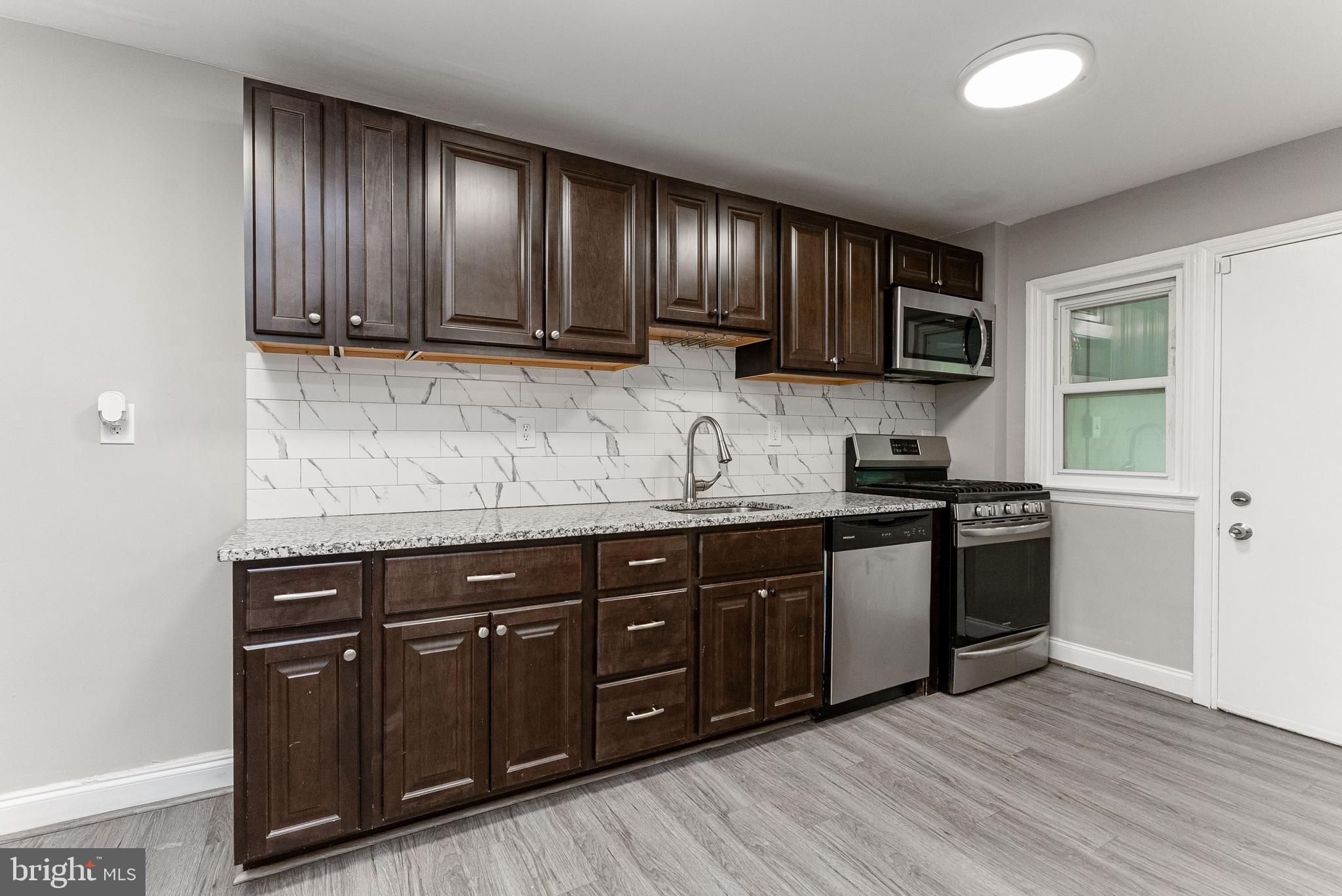 ALBEMARLE SQUARE - Residential Lease