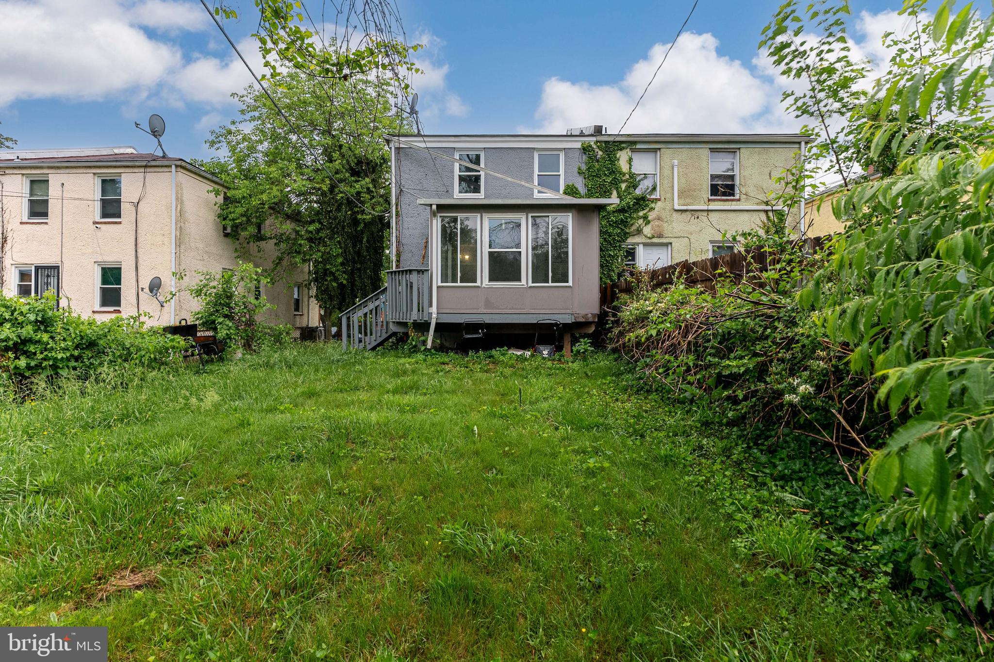 ALBEMARLE SQUARE - Residential Lease