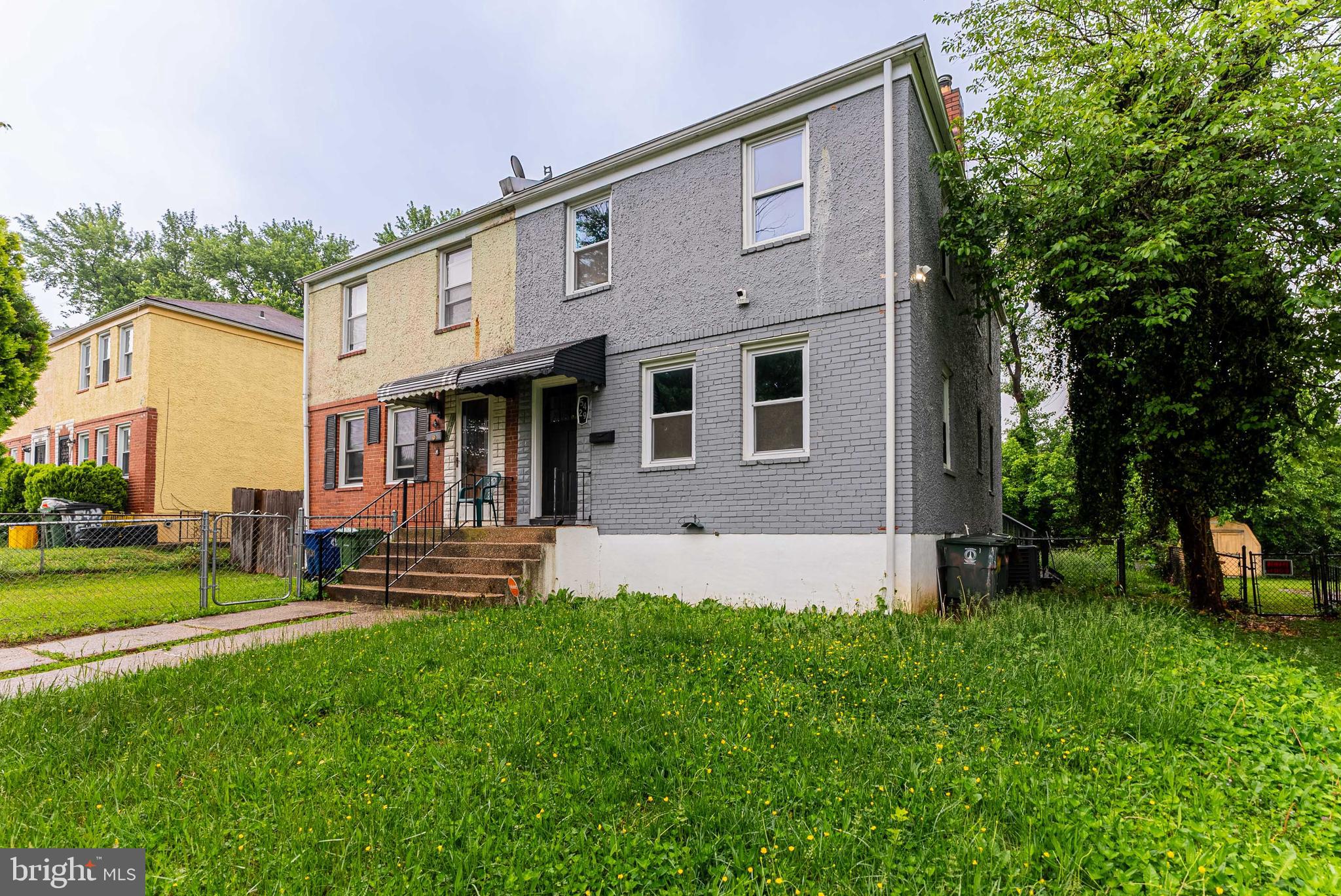 ALBEMARLE SQUARE - Residential Lease