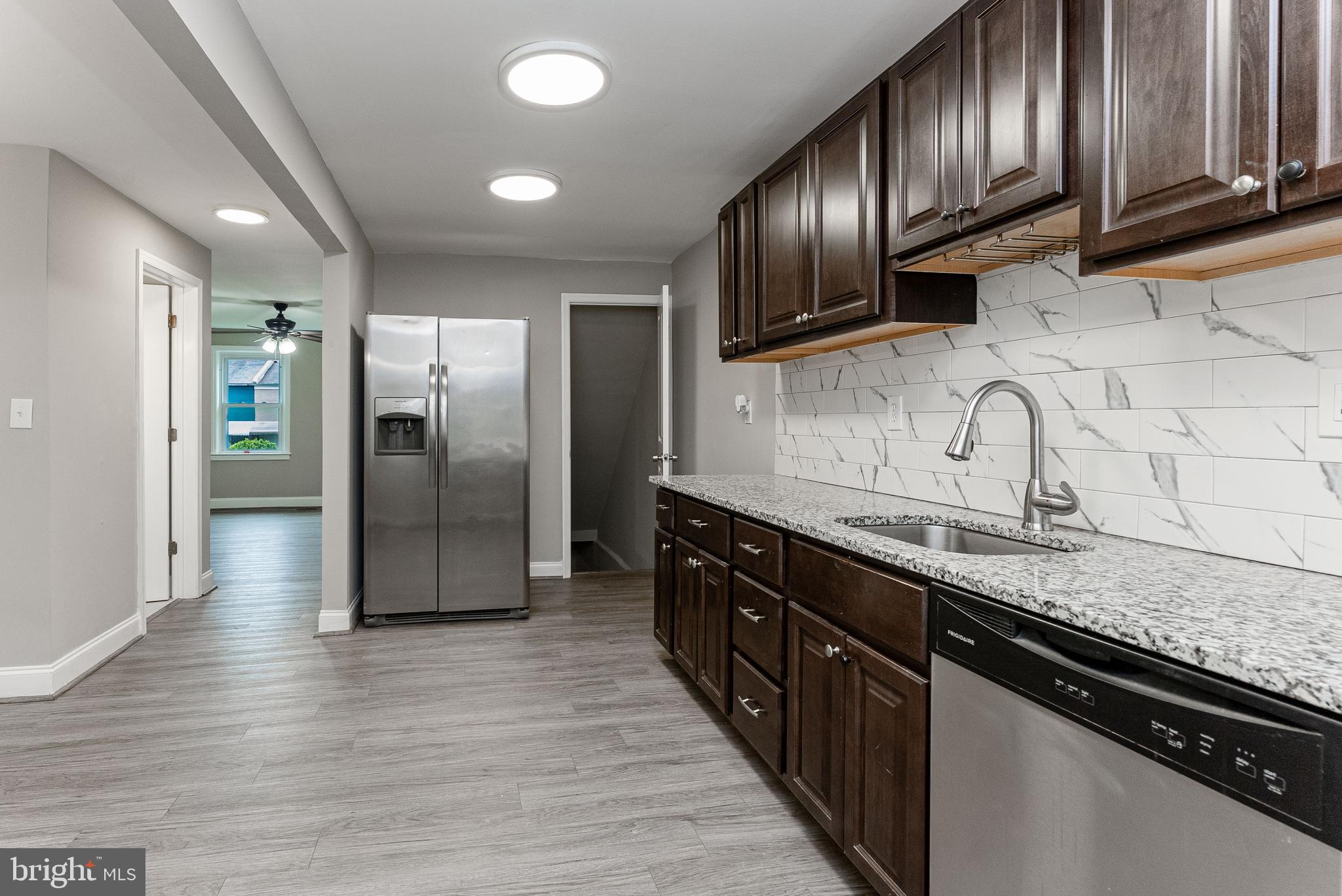 ALBEMARLE SQUARE - Residential Lease