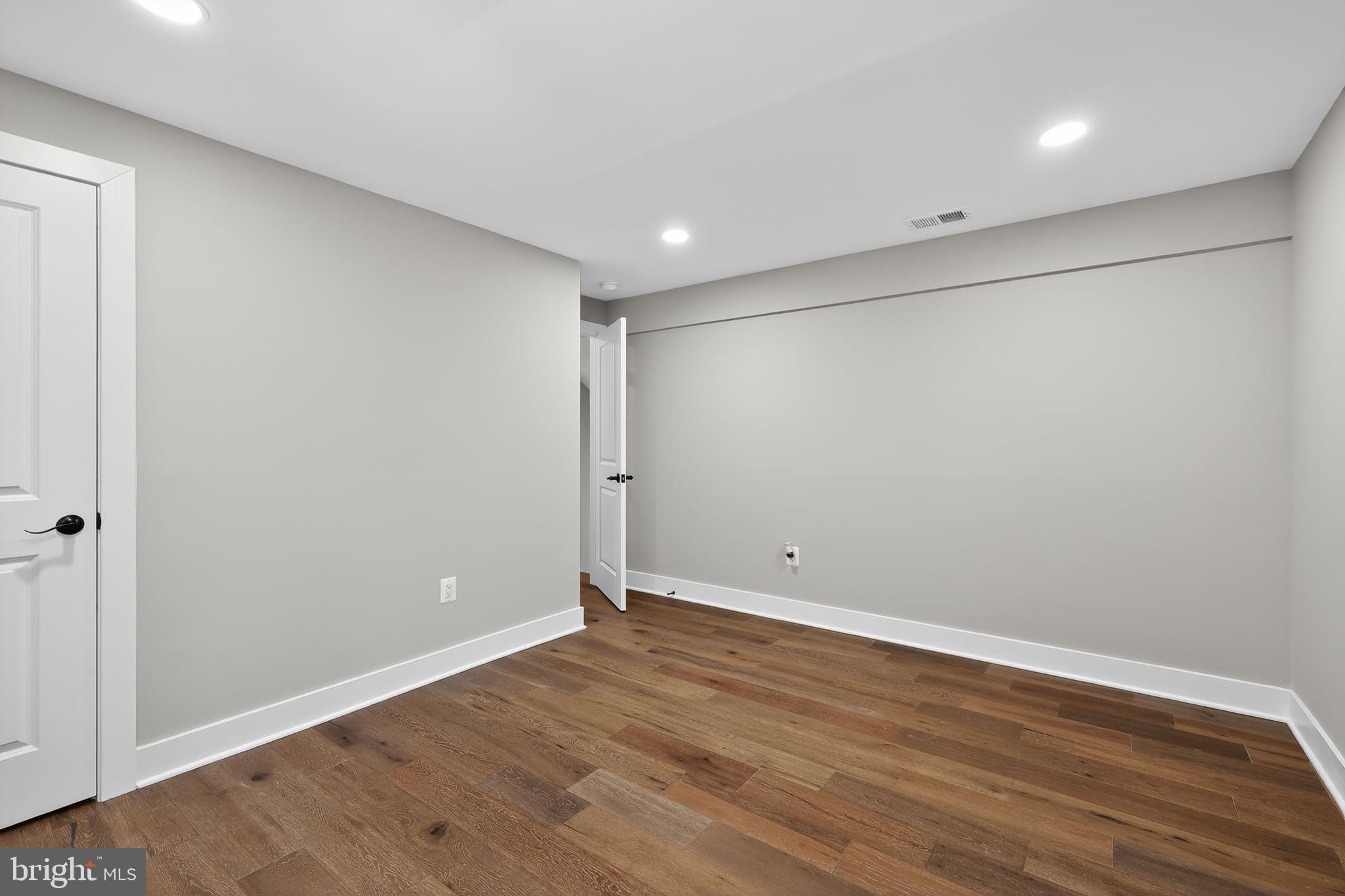 WEST ANNAPOLIS - Residential