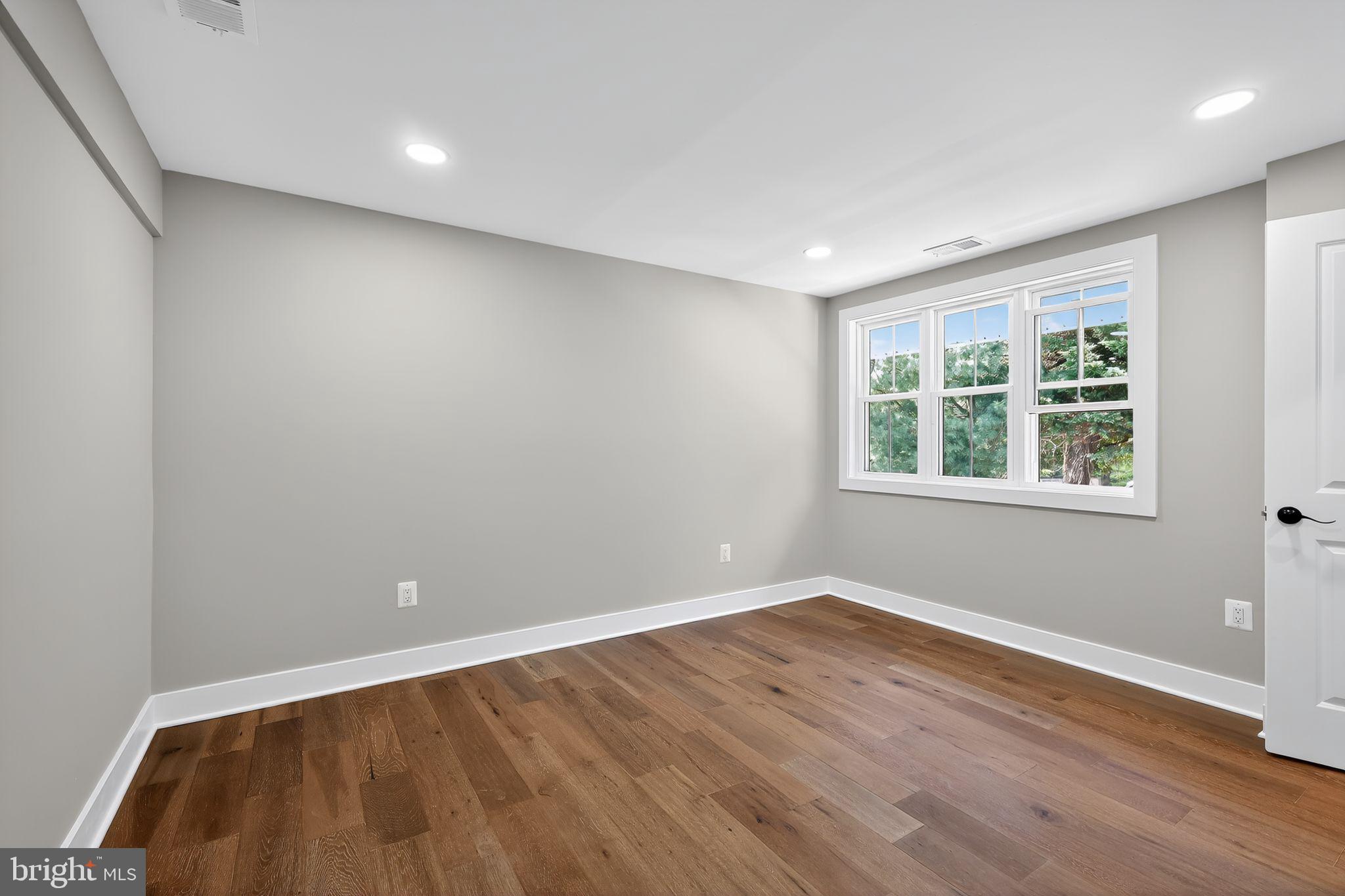 WEST ANNAPOLIS - Residential