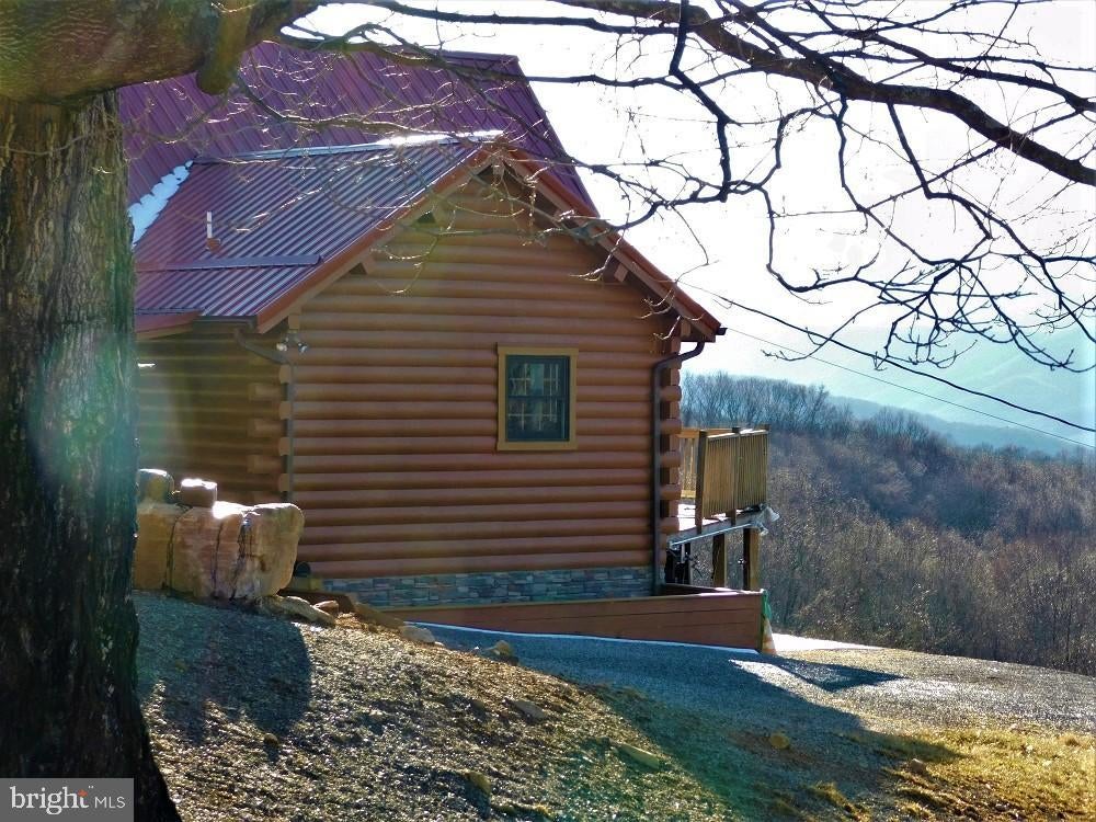 515 LOOKOUT LANE