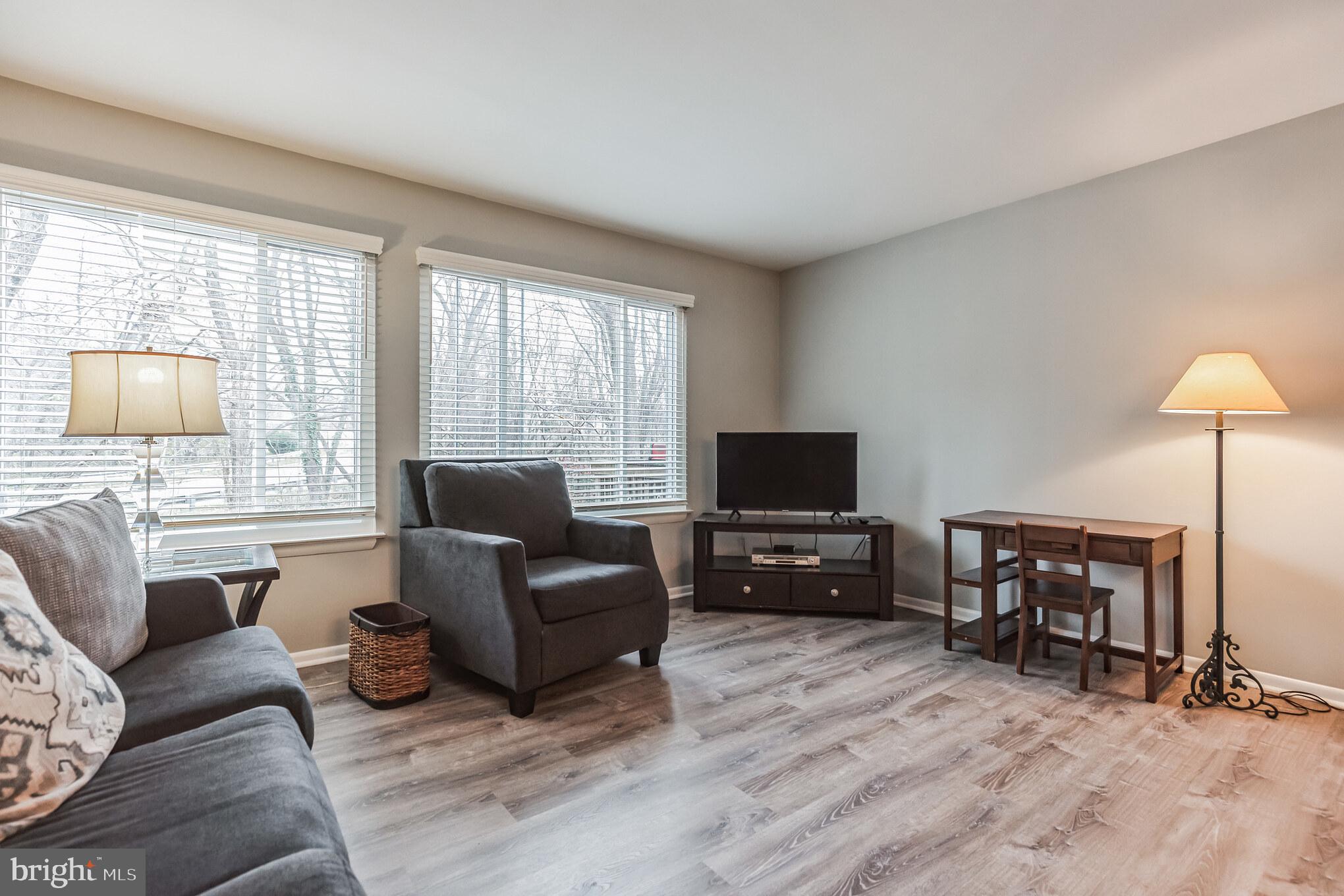 CROMWELL STATION - Residential