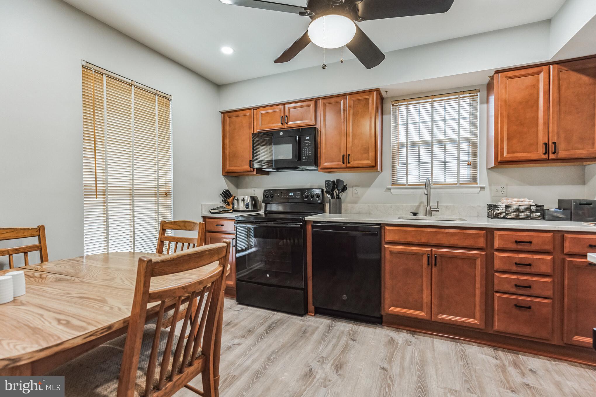 CROMWELL STATION - Residential