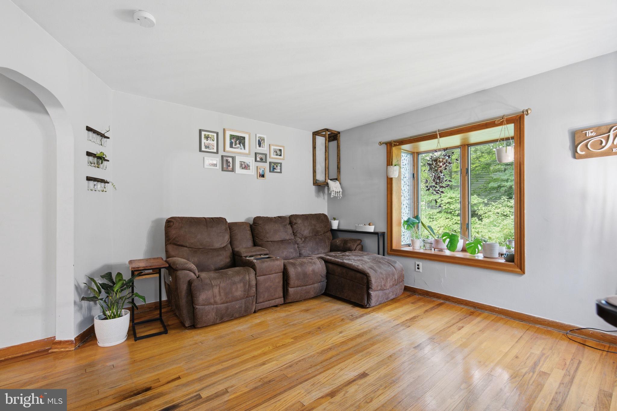 637 CALIFORNIA TERRACE