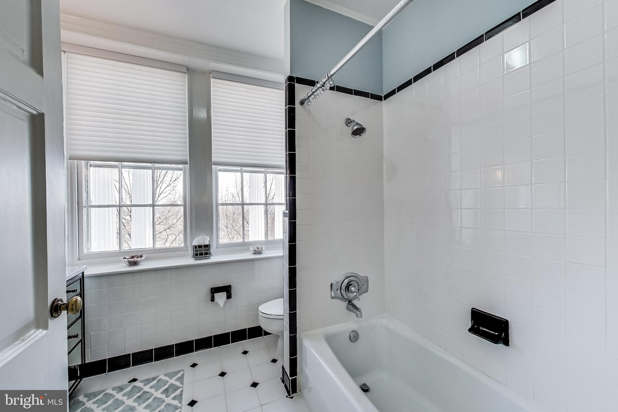 COLONIAL PARK - Residential