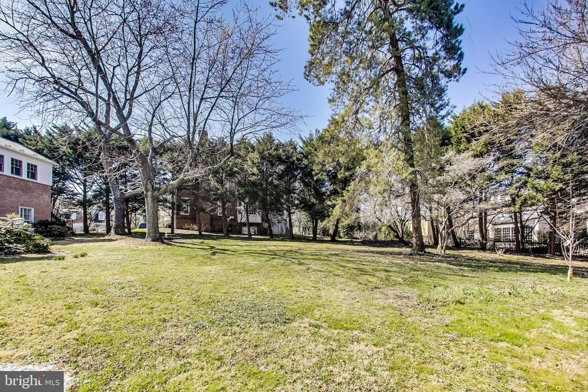 COLONIAL PARK - Residential