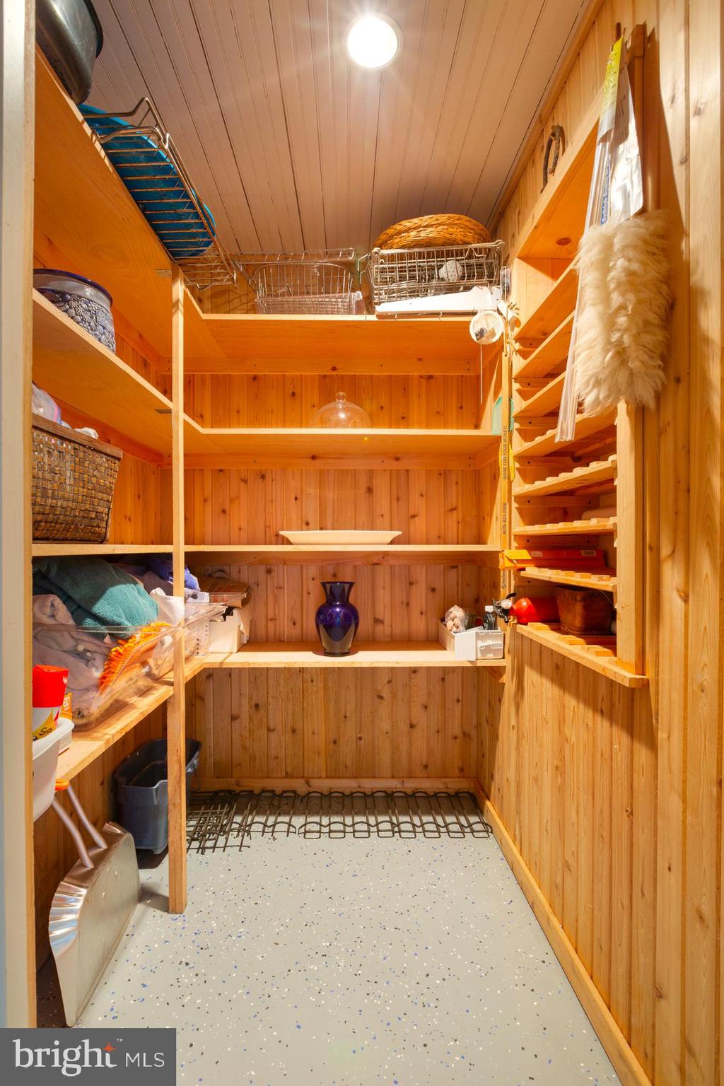 COLONIAL PARK - Residential