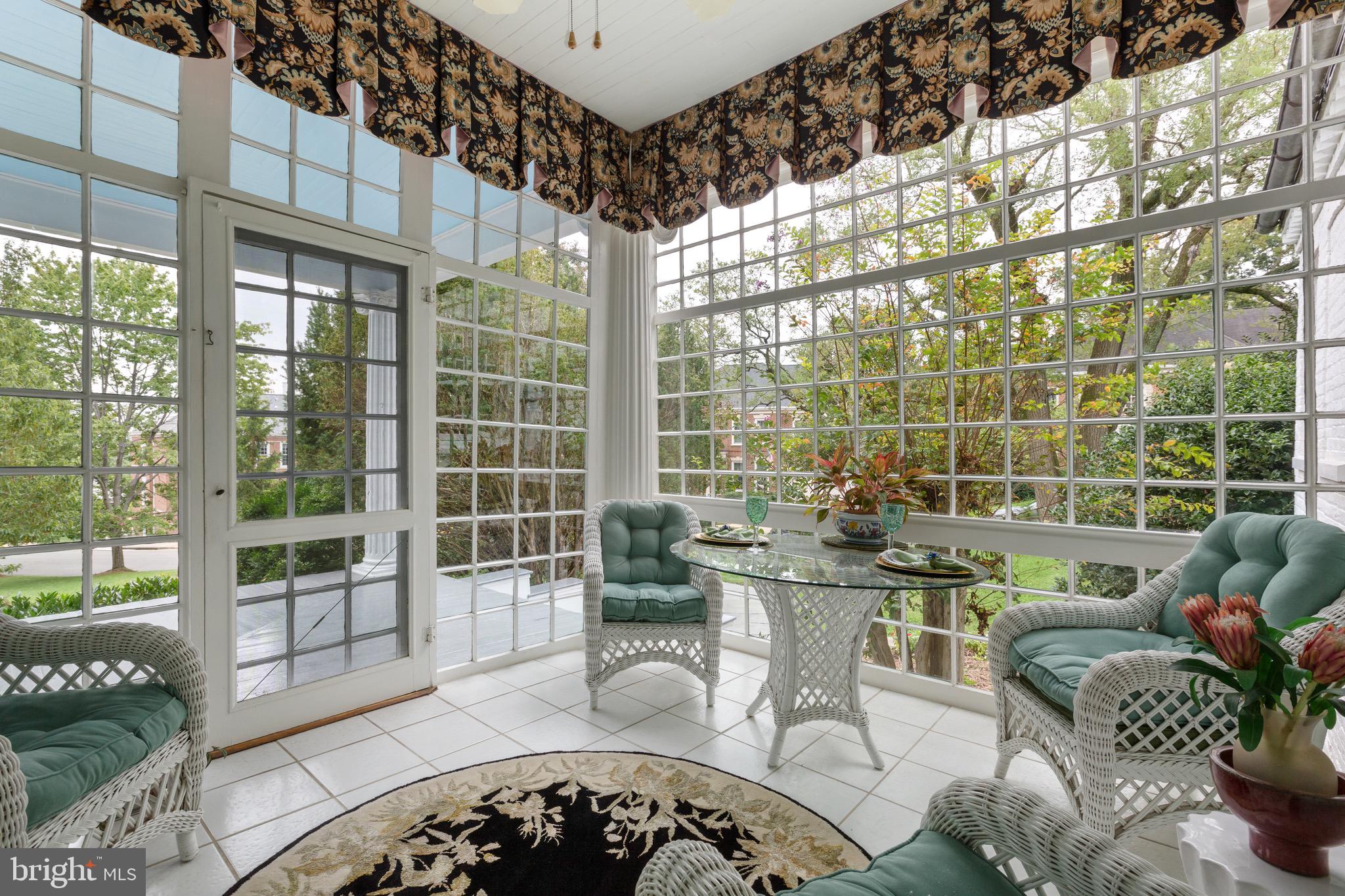 COLONIAL PARK - Residential