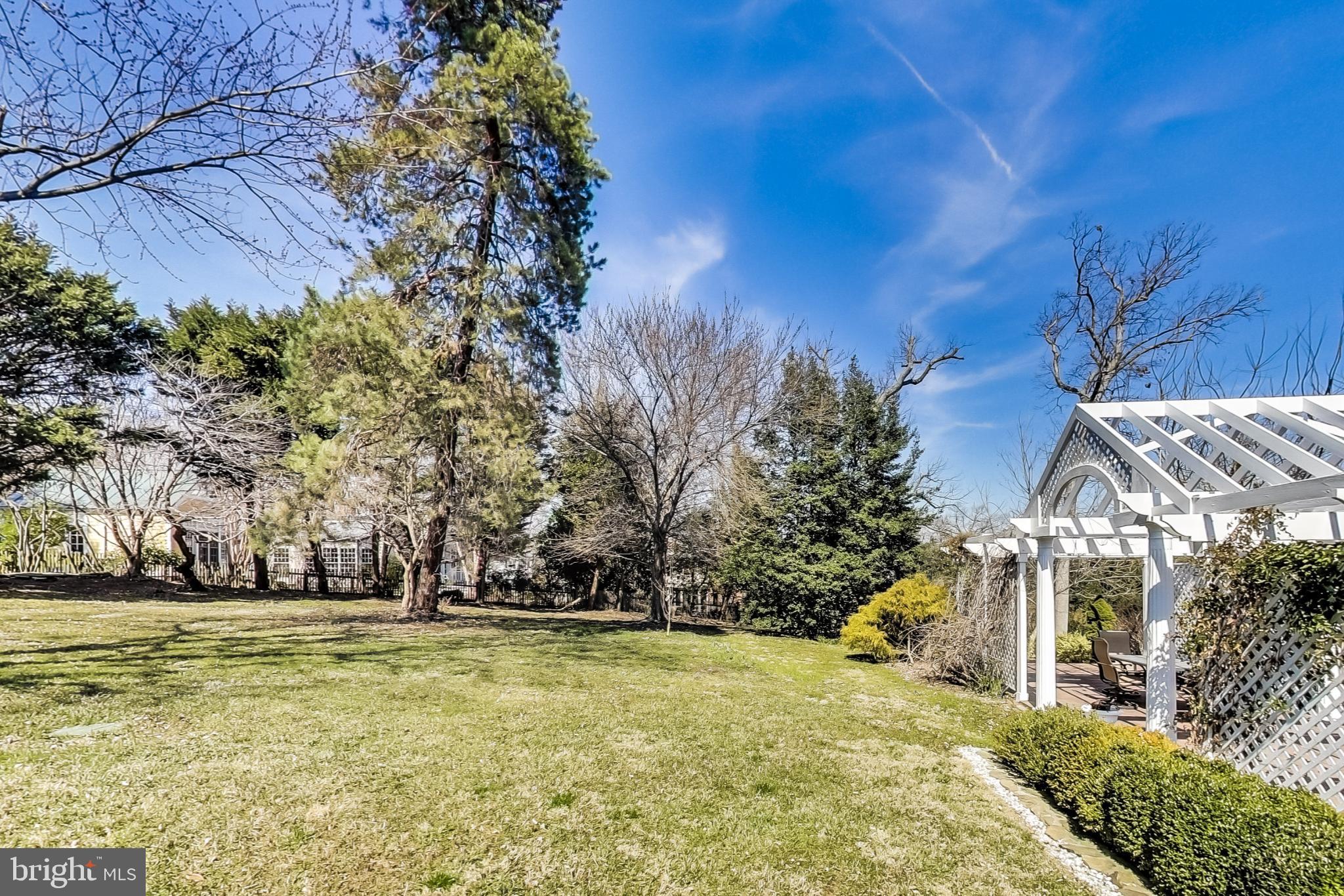 COLONIAL PARK - Residential