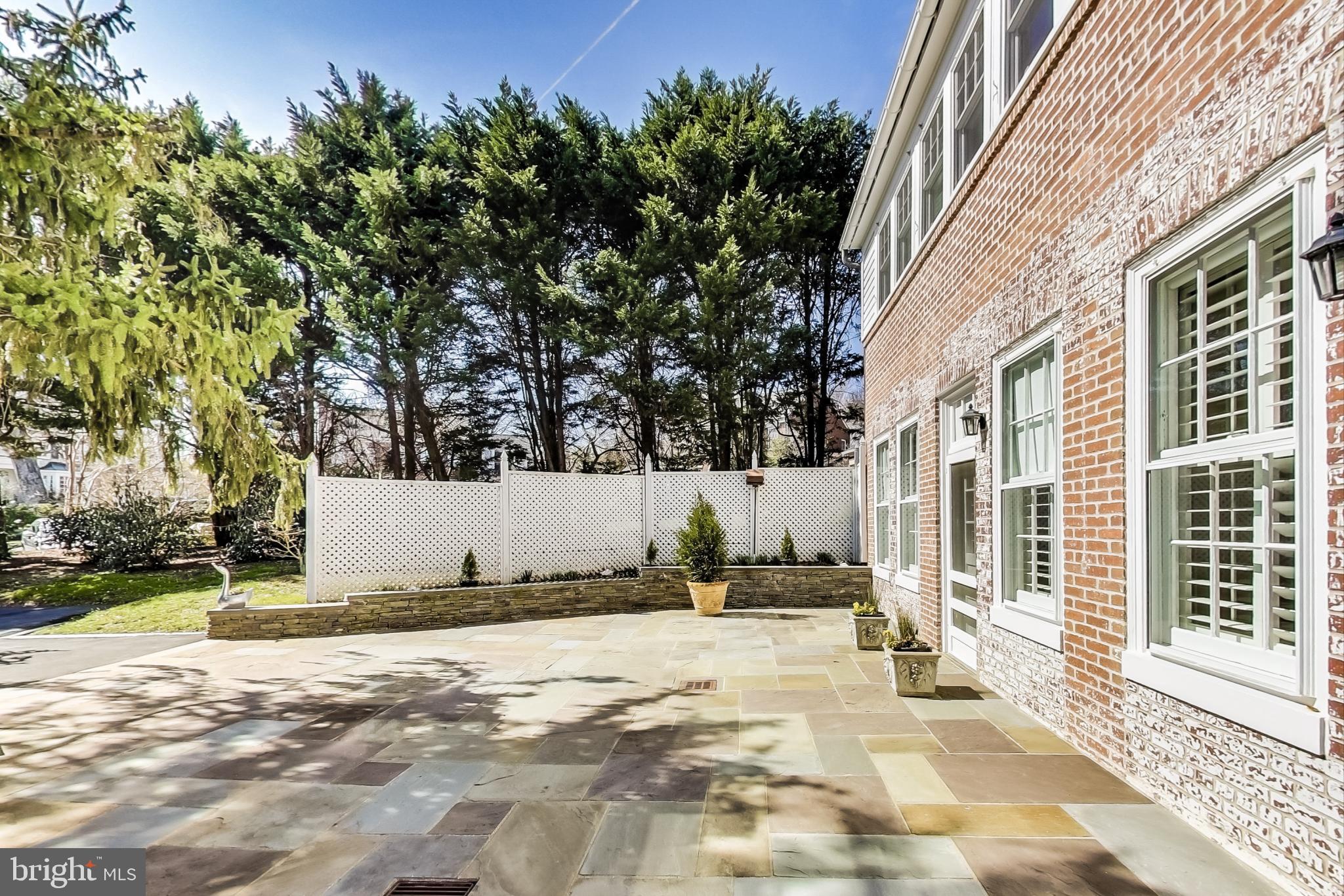 COLONIAL PARK - Residential