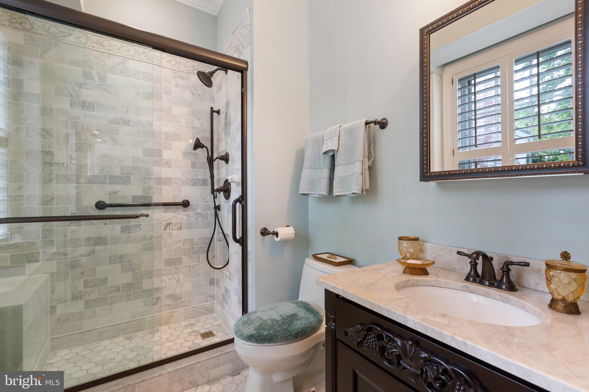 COLONIAL PARK - Residential