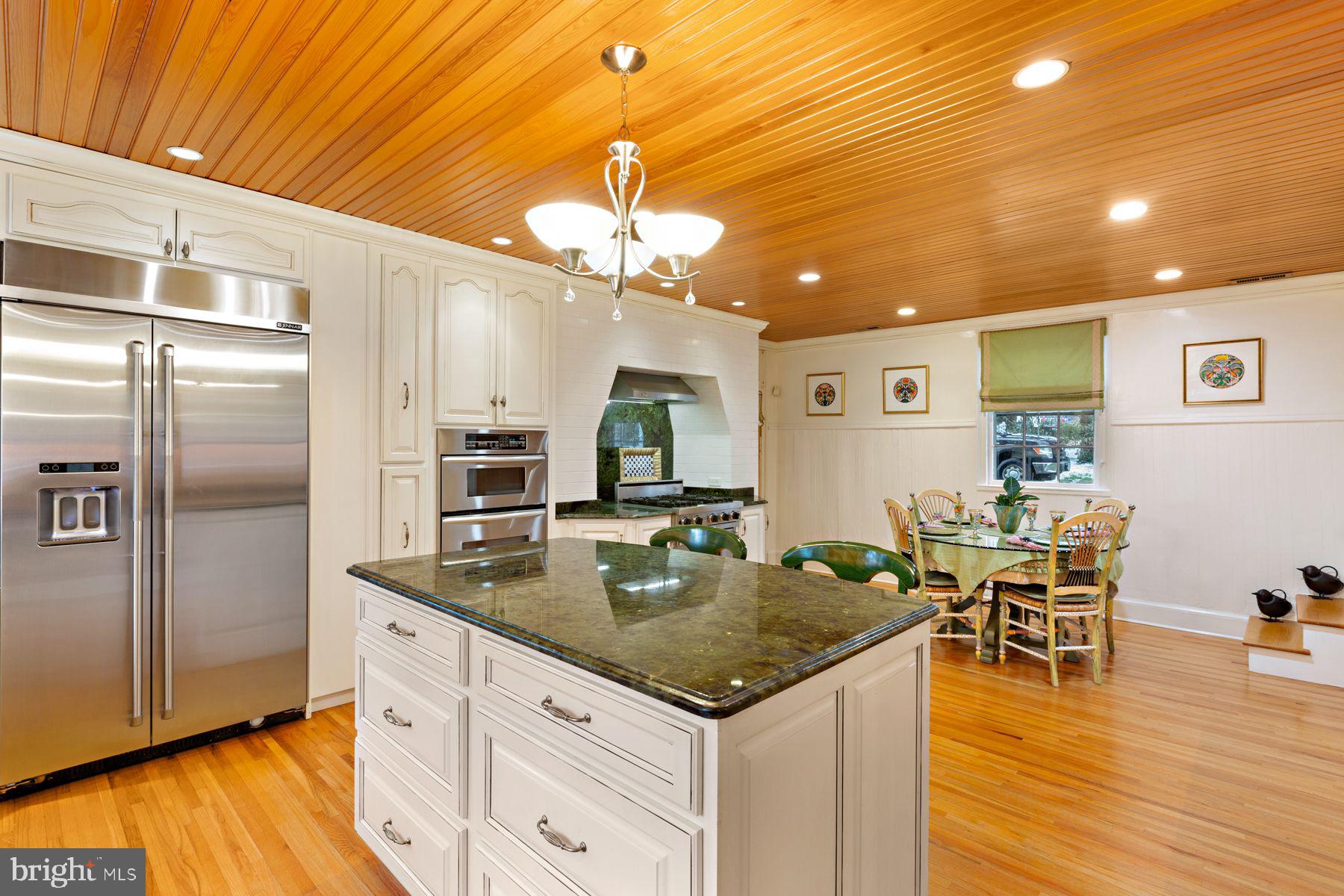 COLONIAL PARK - Residential