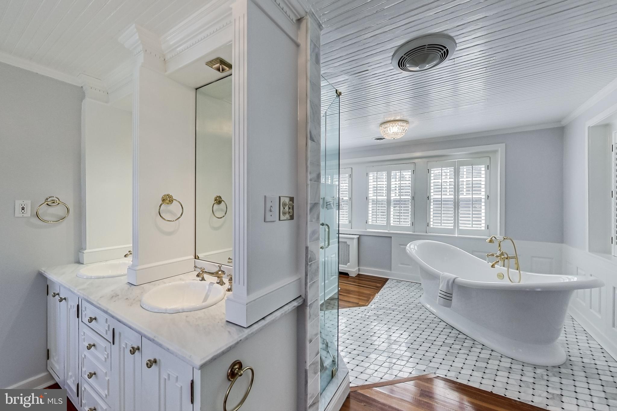 COLONIAL PARK - Residential