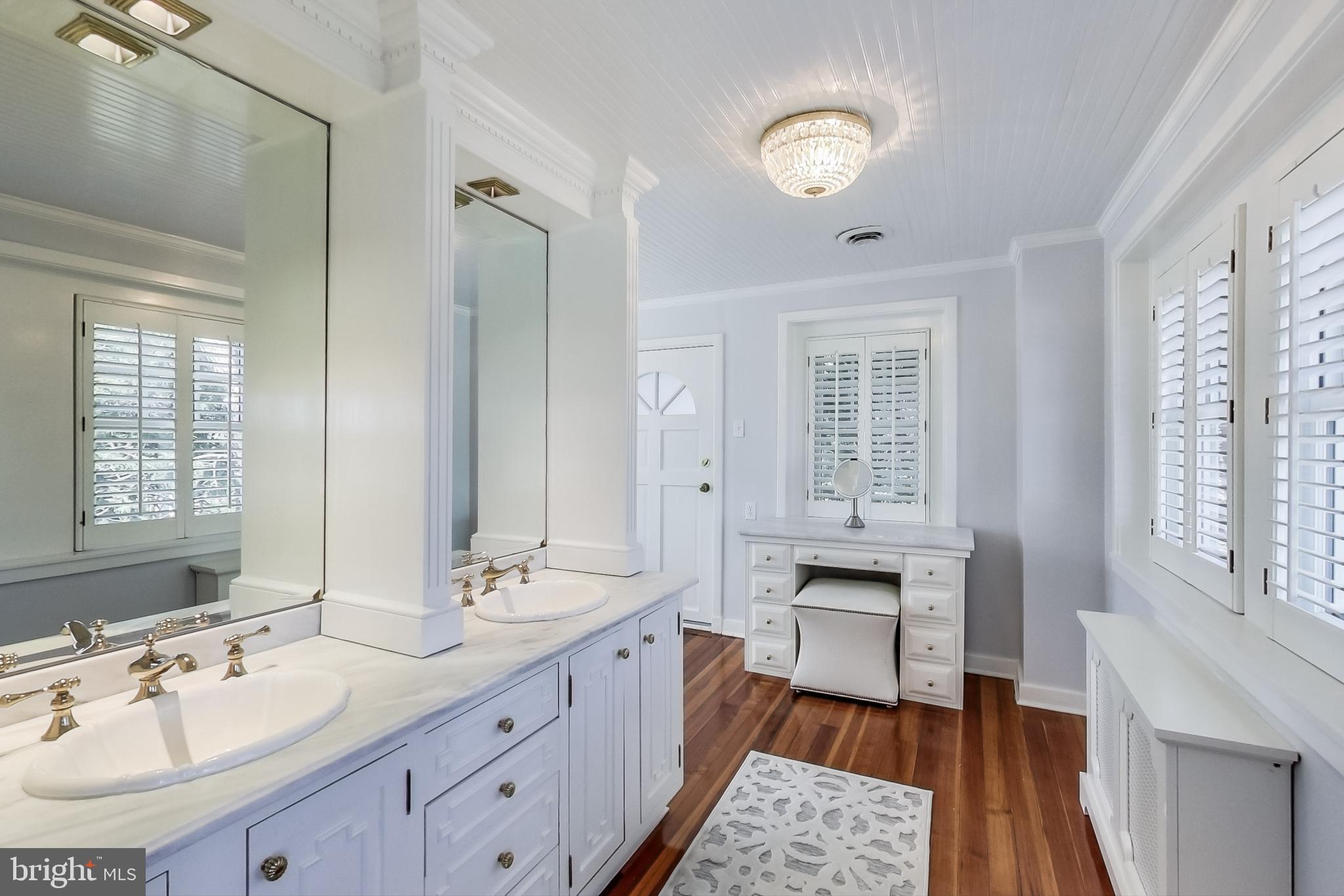 COLONIAL PARK - Residential