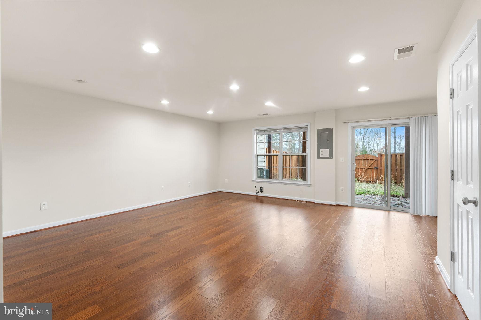 ALEXANDERS CHASE - Residential Lease