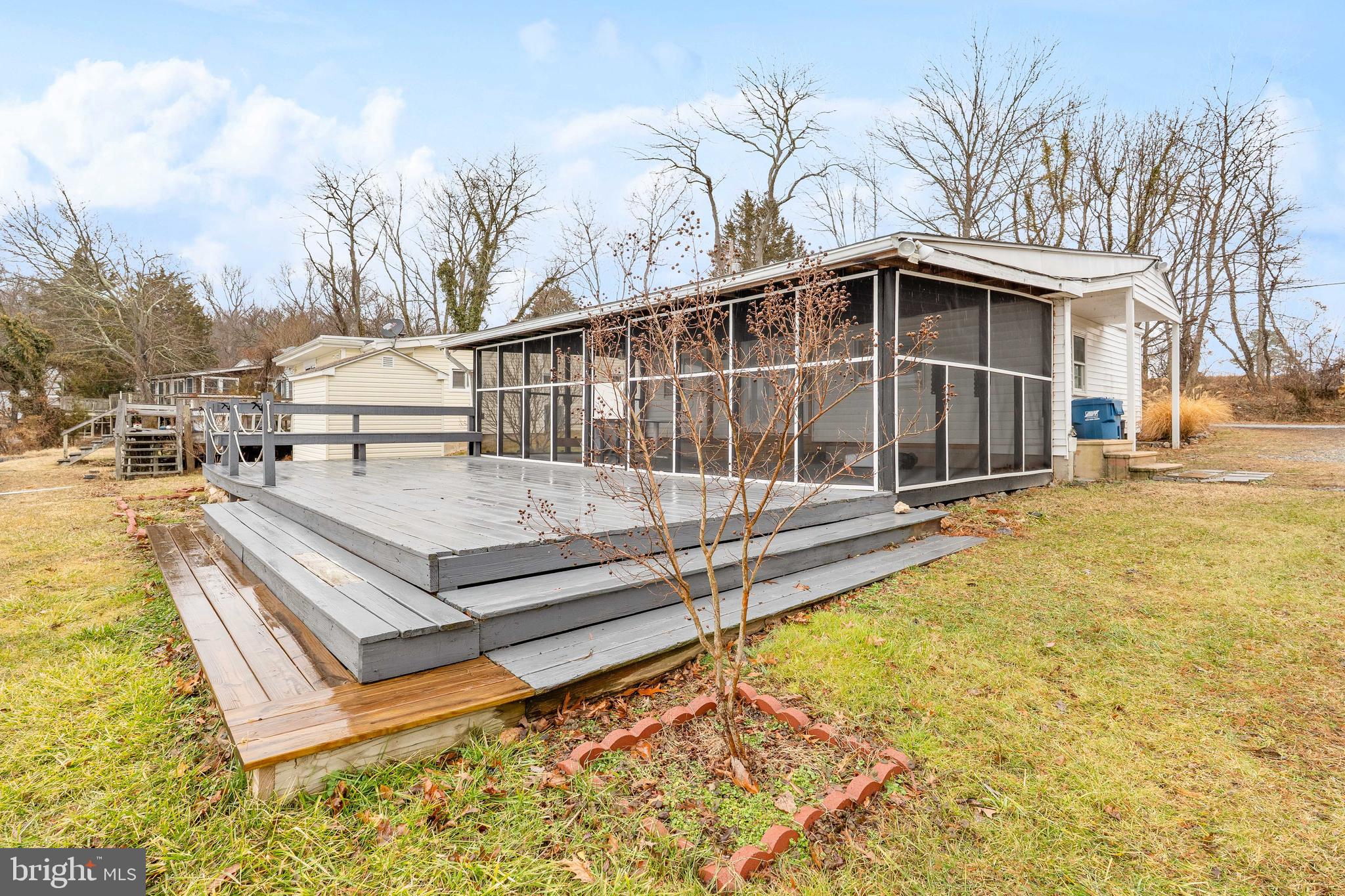 LEWIS SHORE - Residential