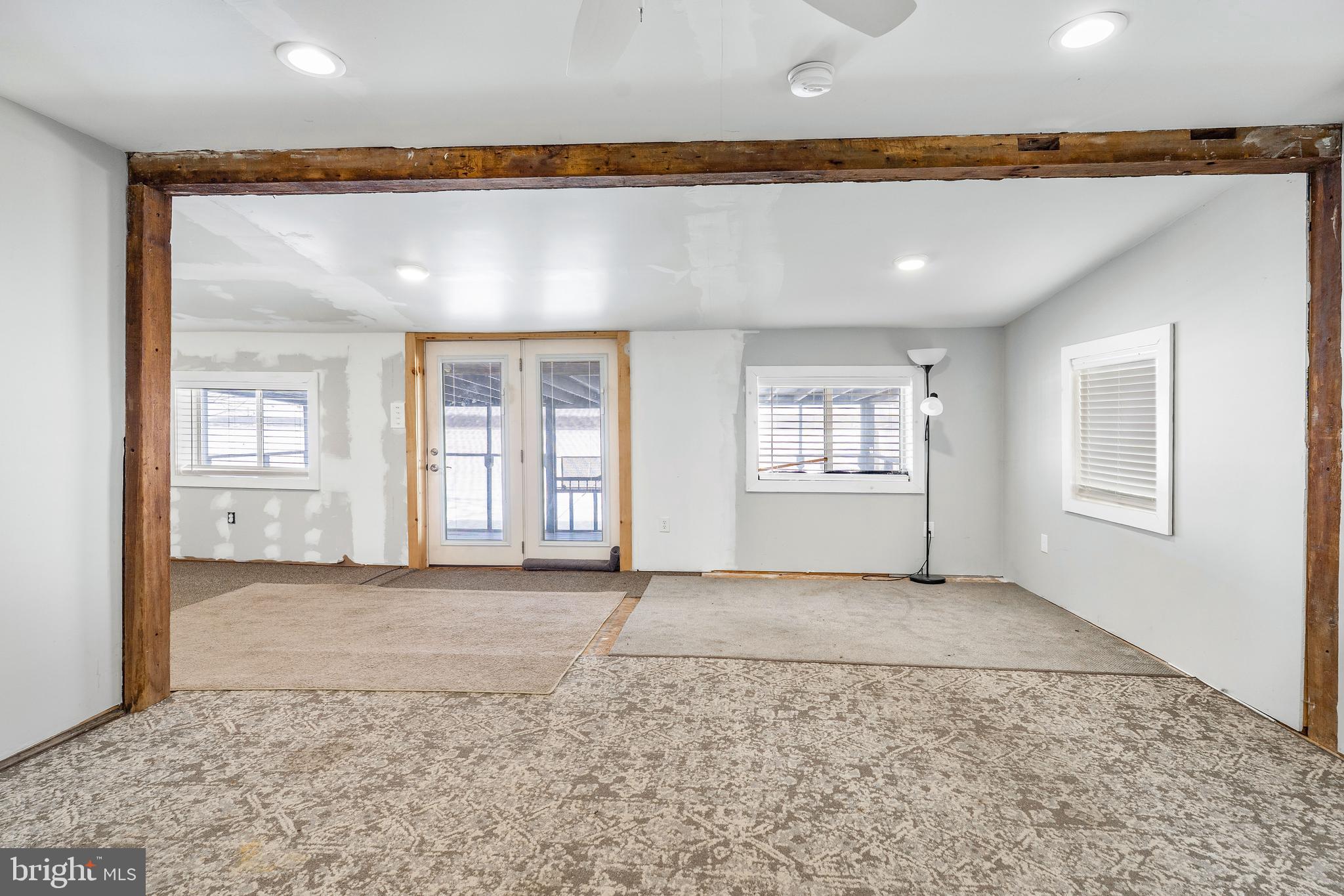 LEWIS SHORE - Residential