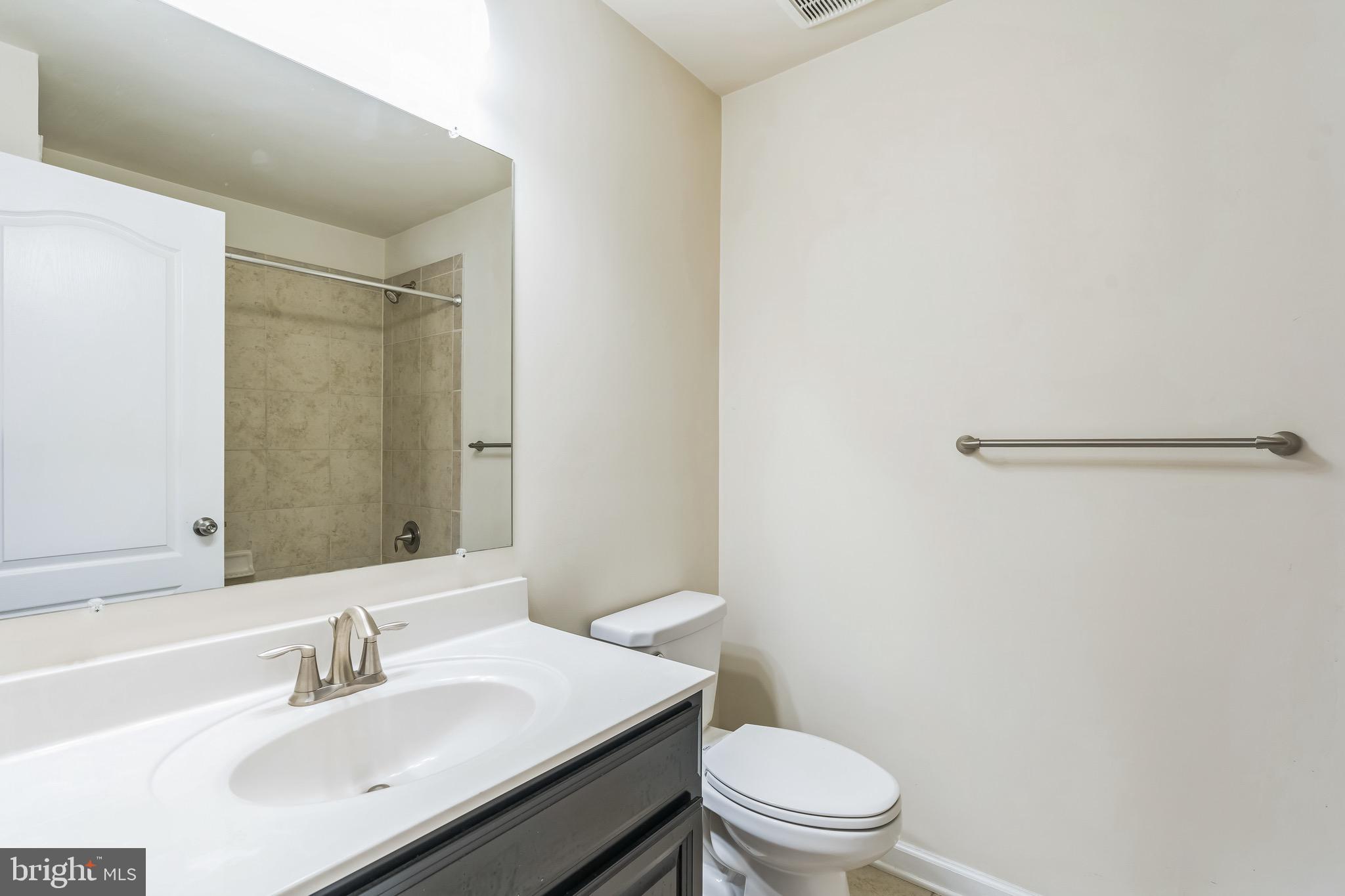 GROVES AT PINEY CHURCH - Residential Lease