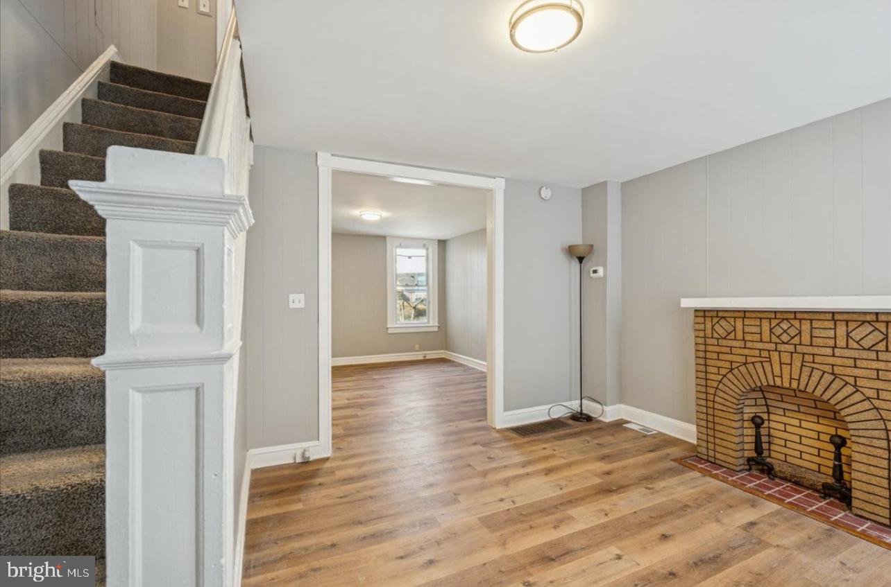 30 ABINGTON AVENUE N