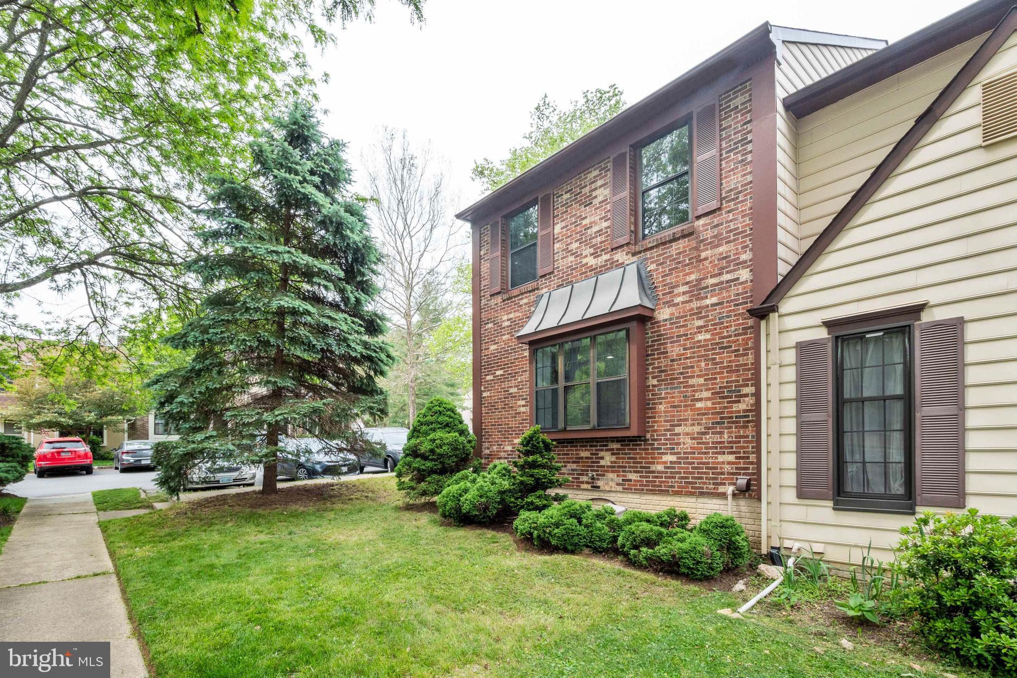 BURKE CENTRE - Residential