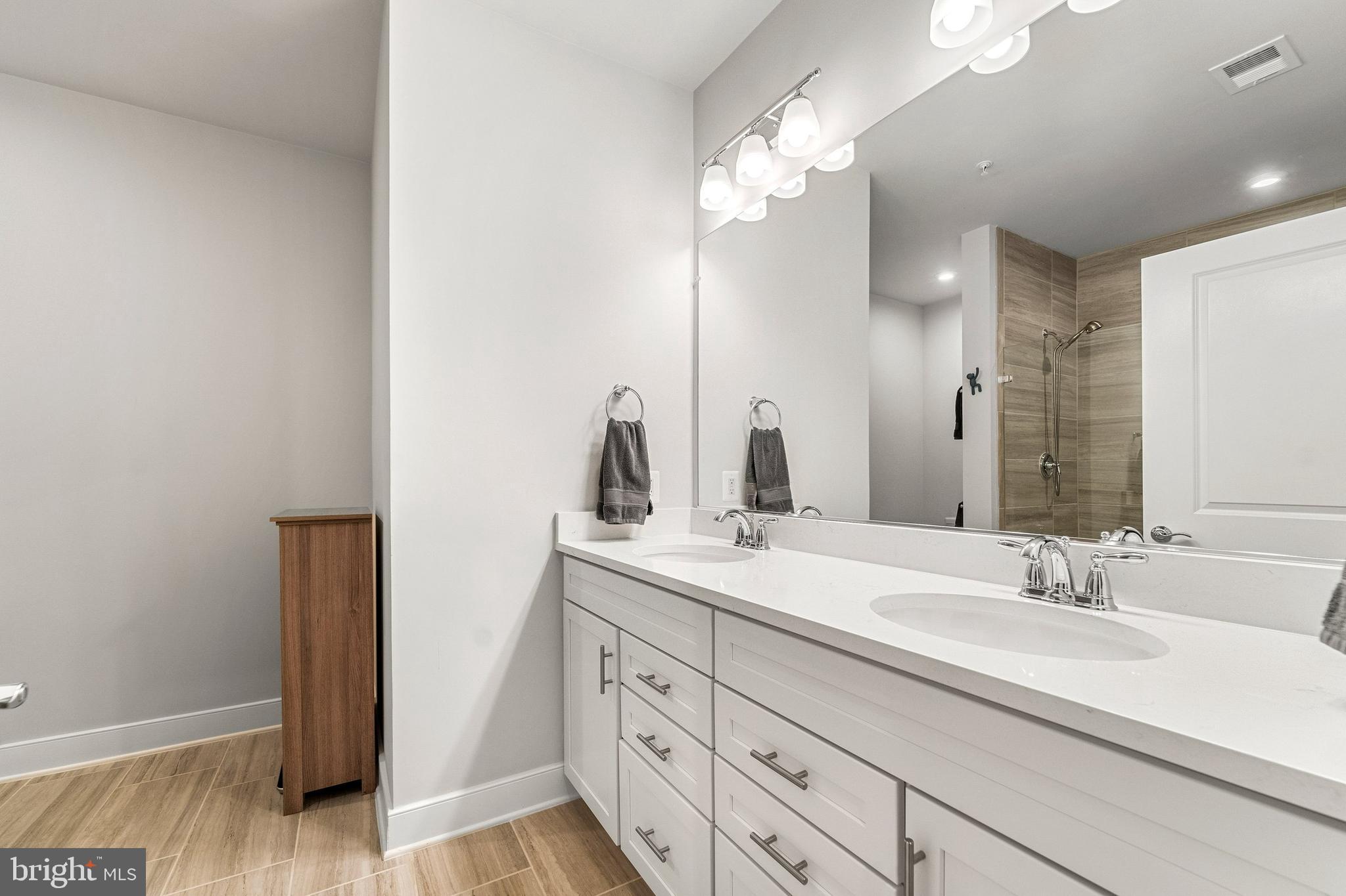 METROPARK AT ARROWBROOK - Residential